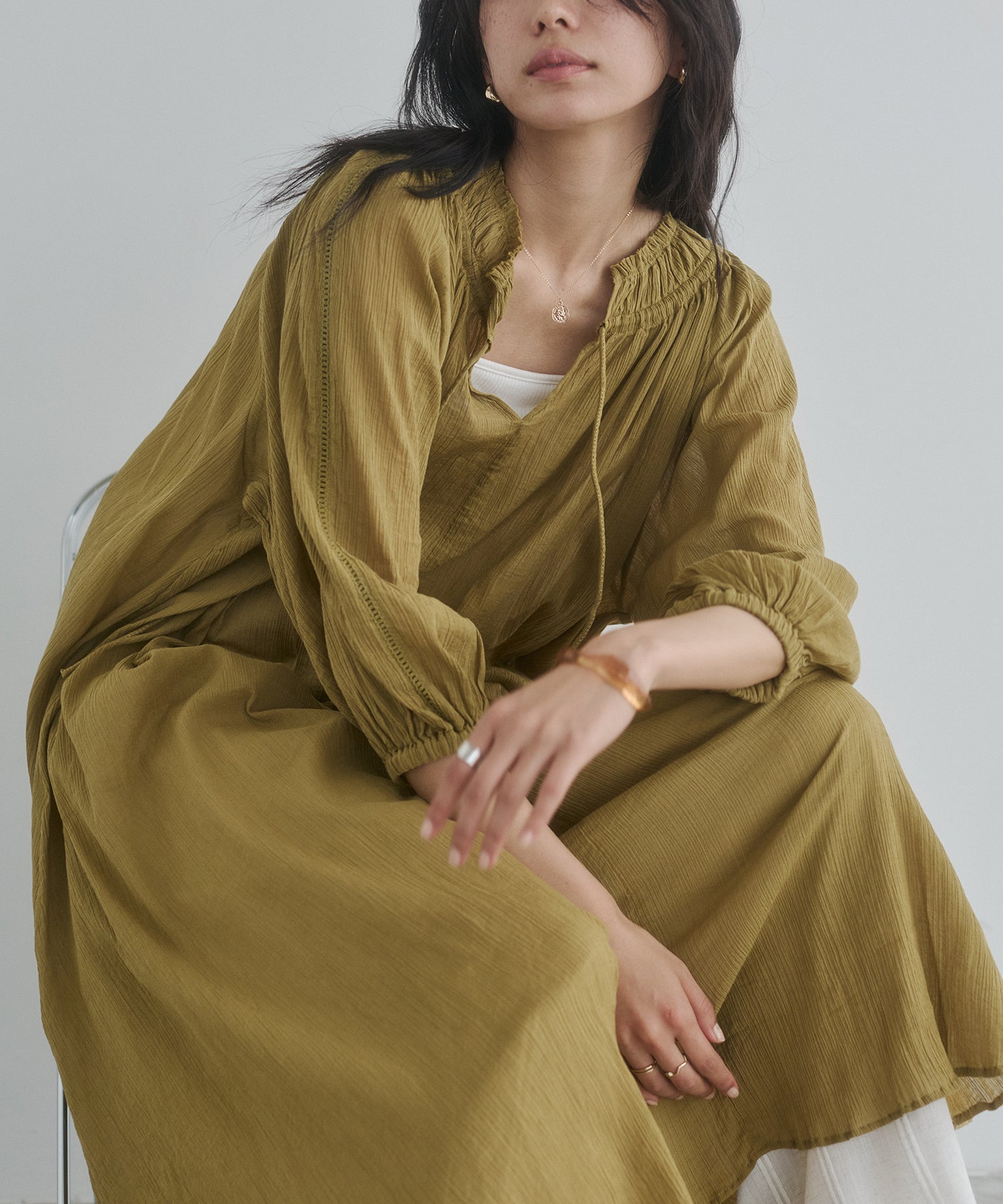 SKIPPER NECK GATHERED DRESS