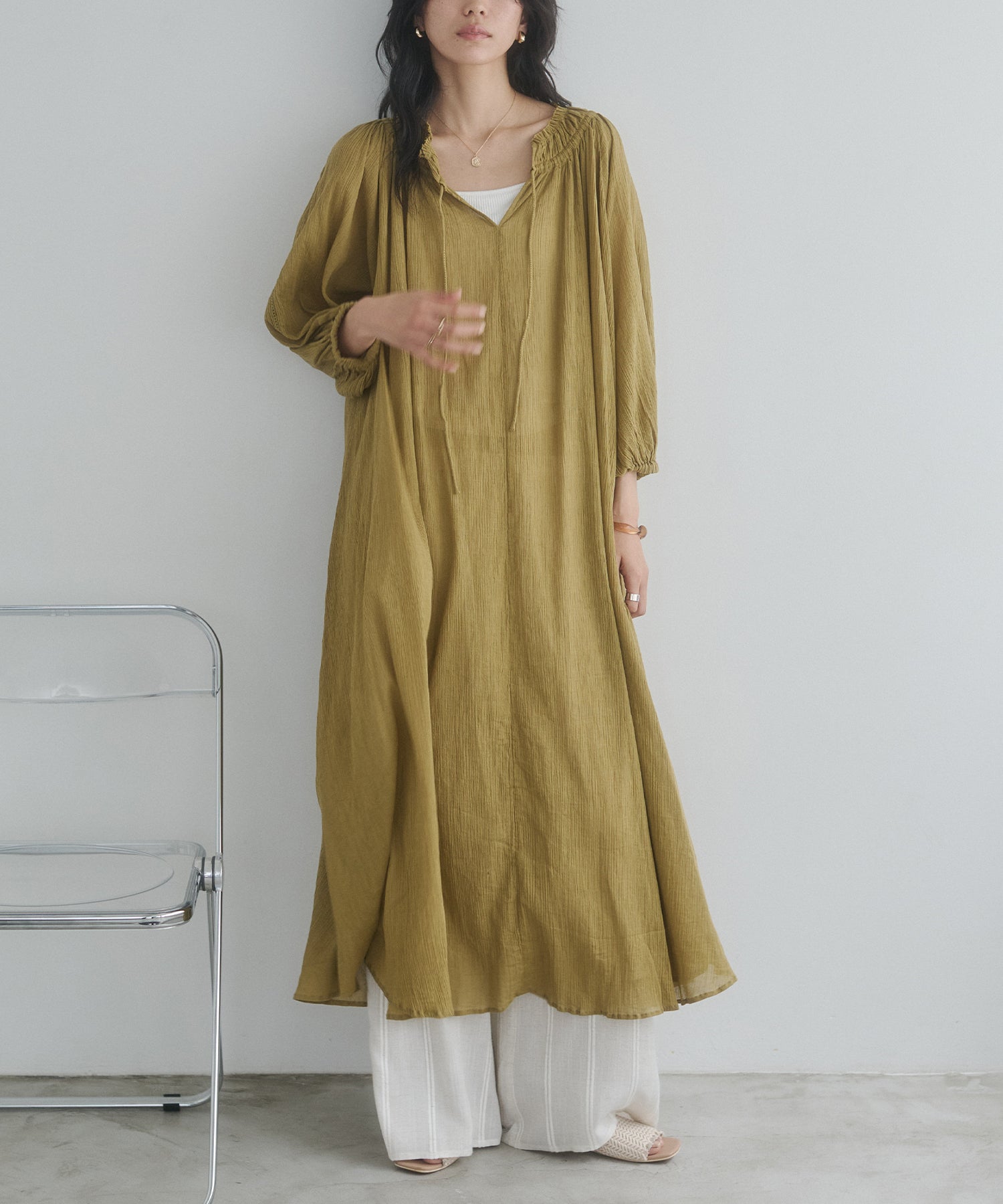 SKIPPER NECK GATHERED DRESS