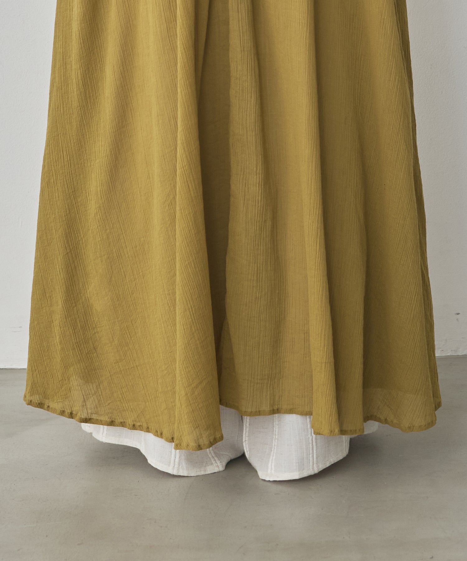 SKIPPER NECK GATHERED DRESS
