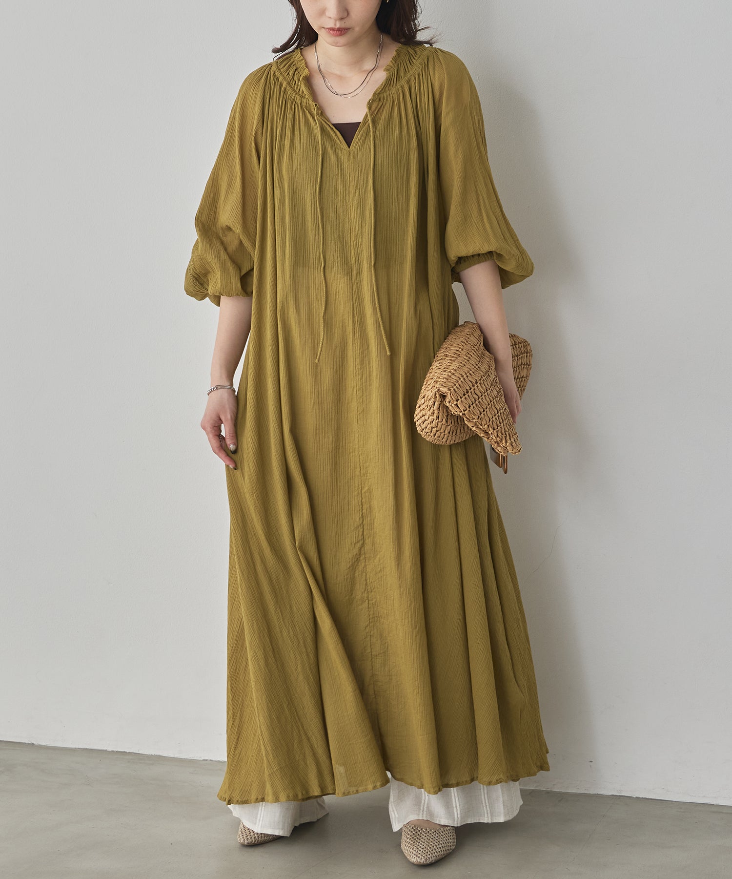 SKIPPER NECK GATHERED DRESS