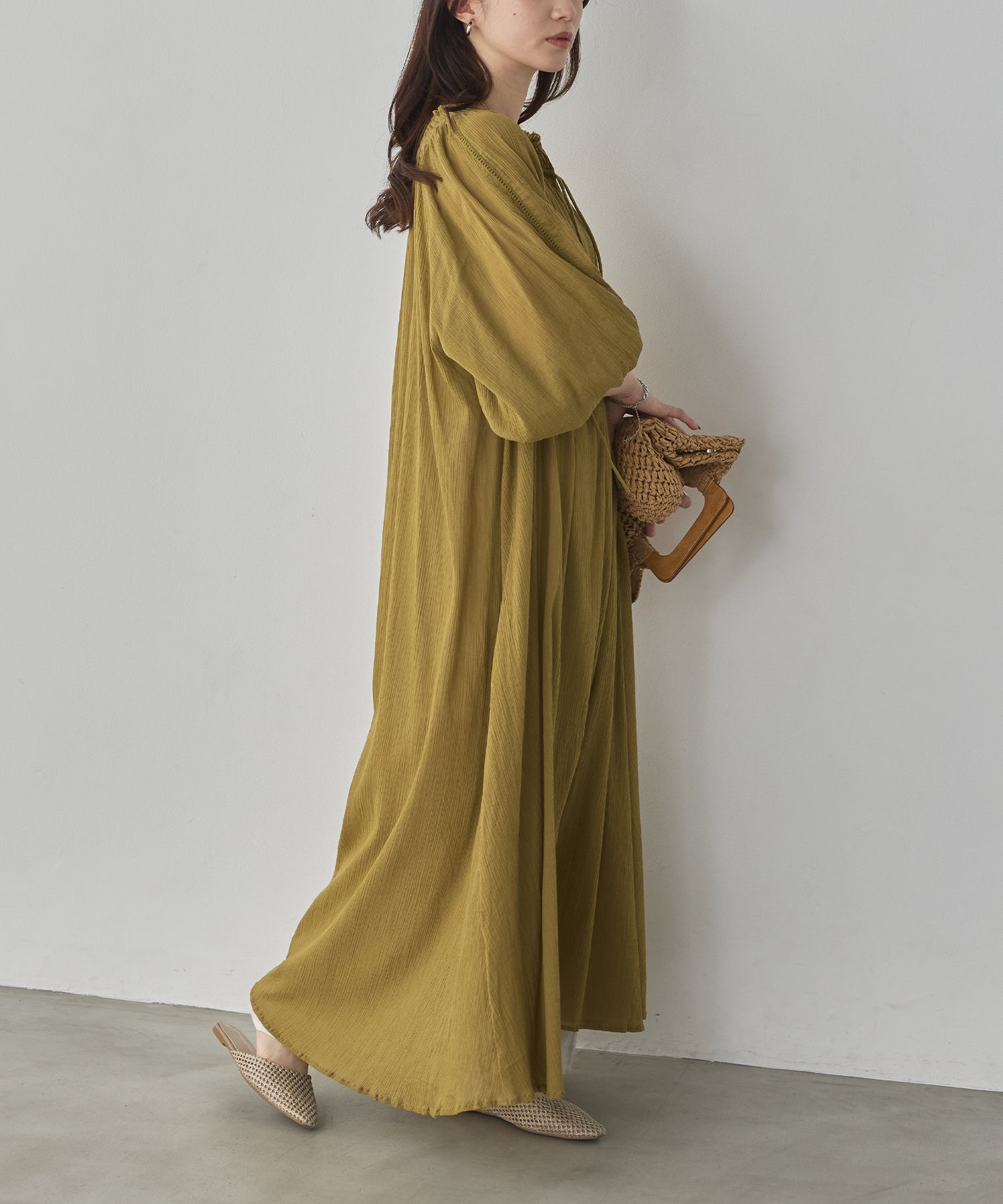 SKIPPER NECK GATHERED DRESS