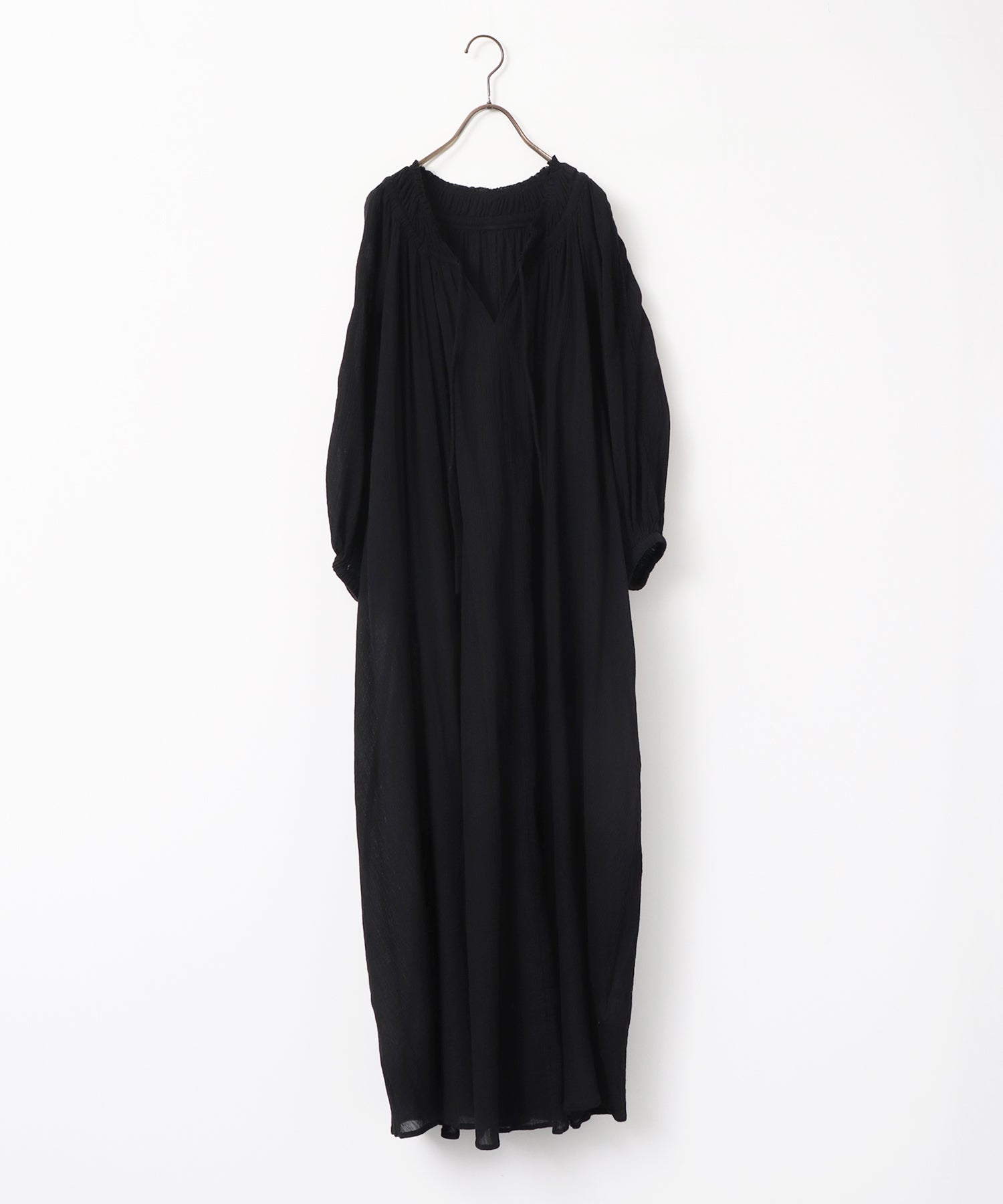 SKIPPER NECK GATHERED DRESS