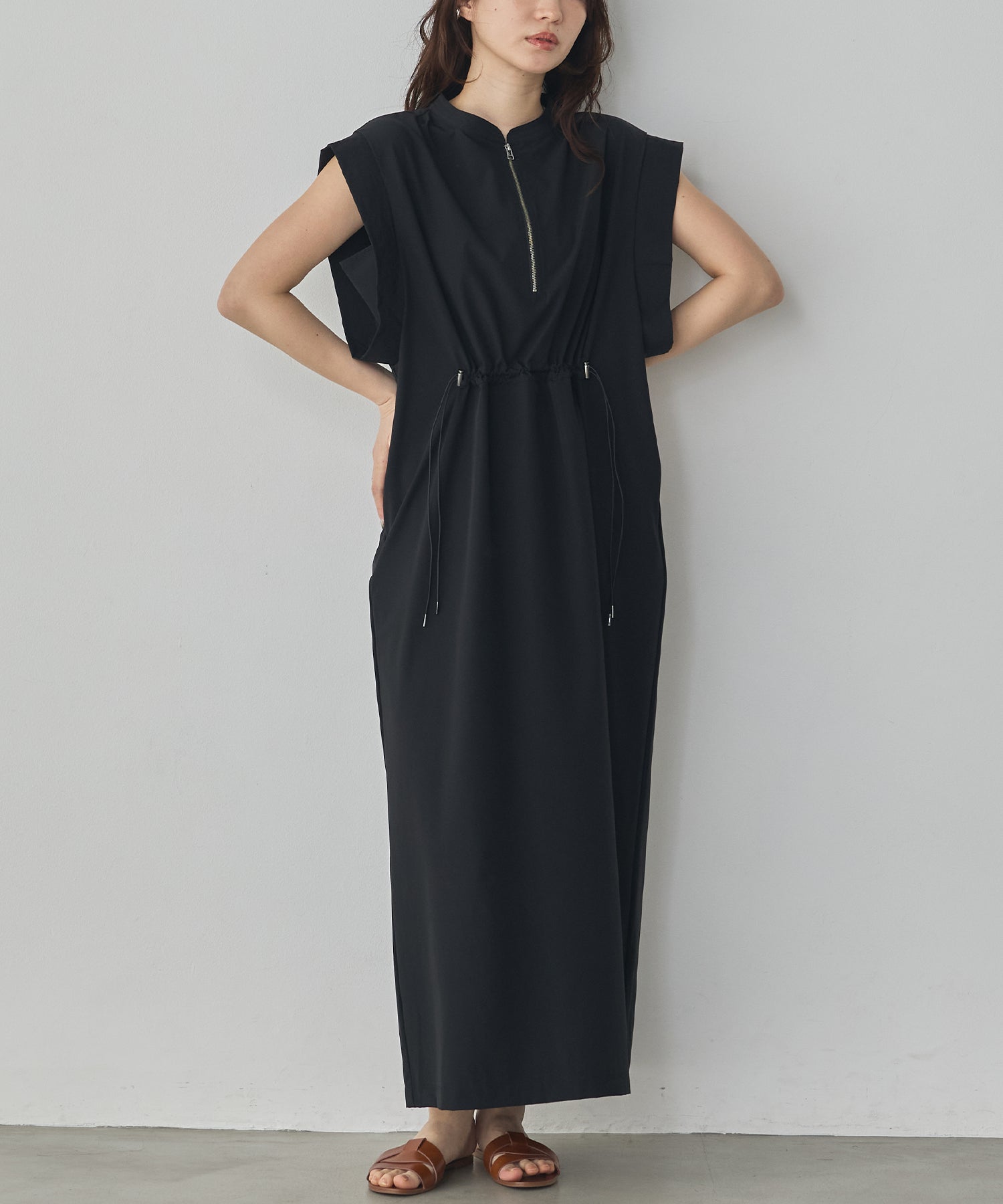 [ICE TOUCH] FRONT-ZIP DRESS