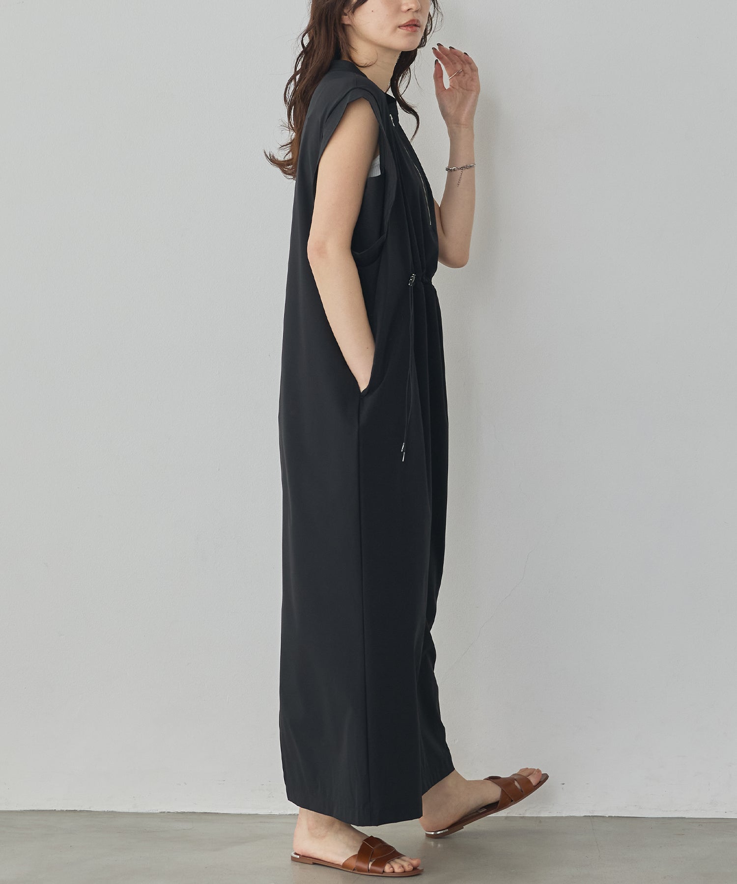 [ICE TOUCH] FRONT-ZIP DRESS