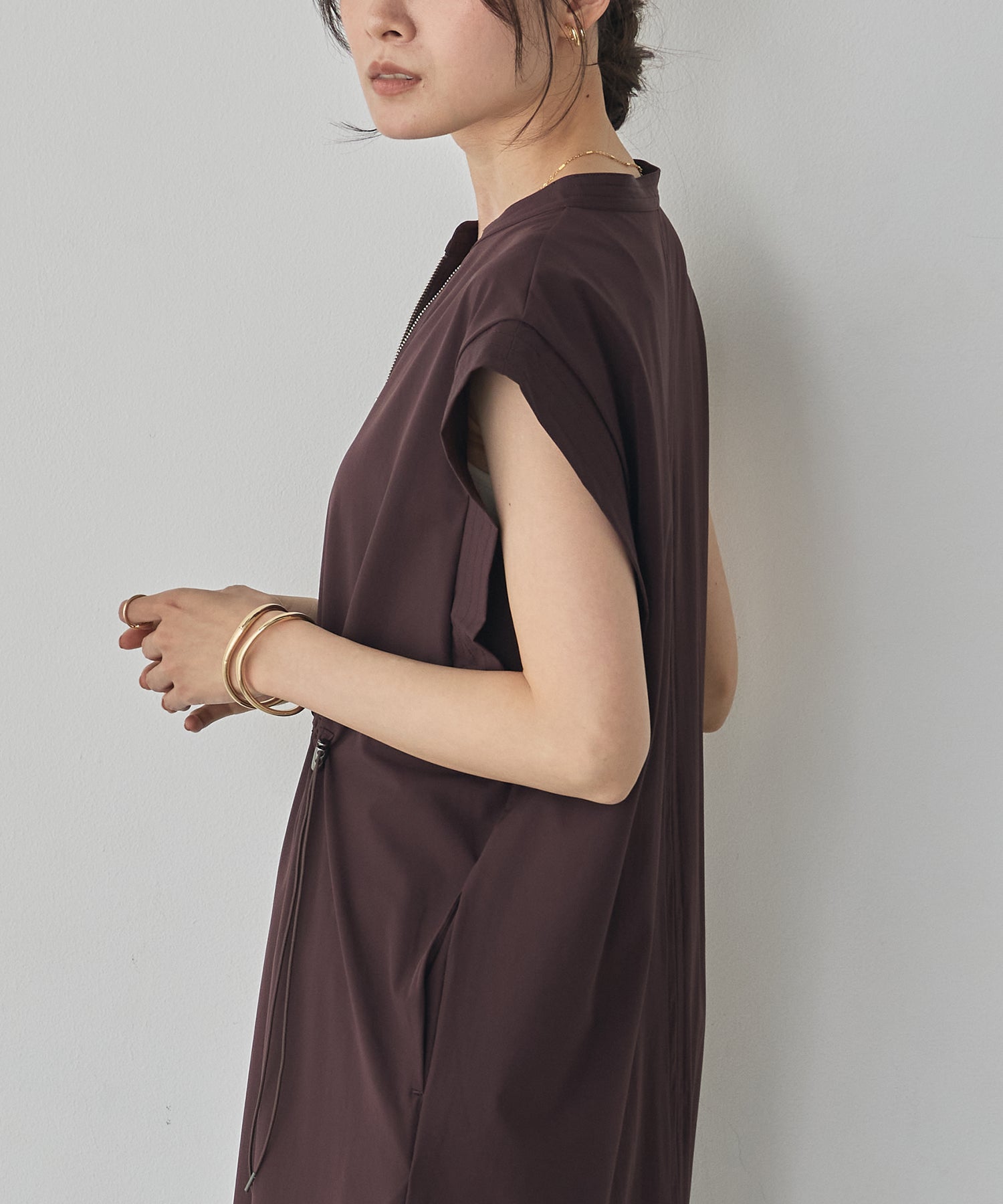 [ICE TOUCH] FRONT-ZIP DRESS