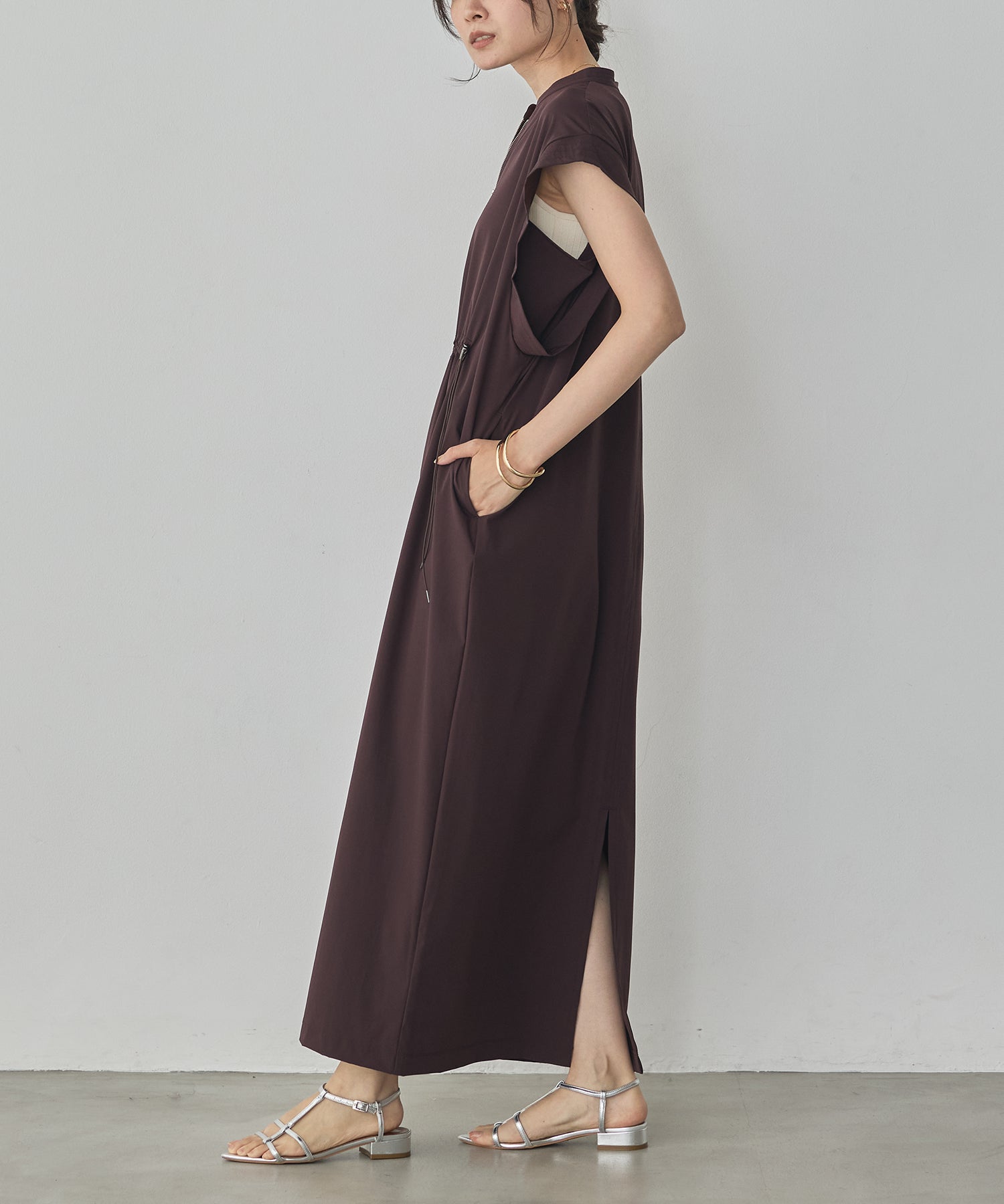 [ICE TOUCH] FRONT-ZIP DRESS