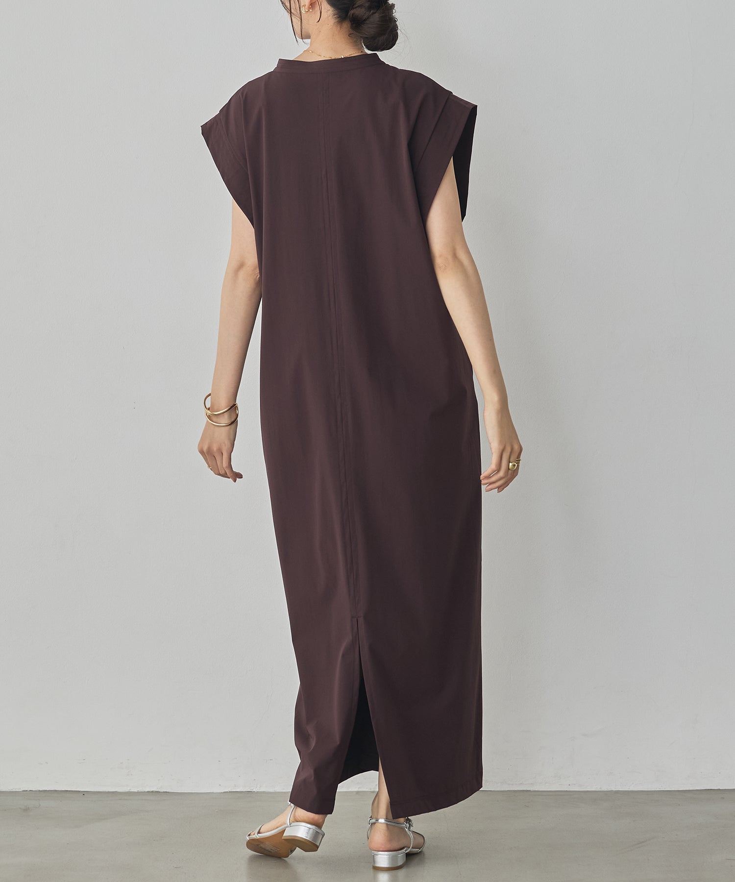 [ICE TOUCH] FRONT-ZIP DRESS