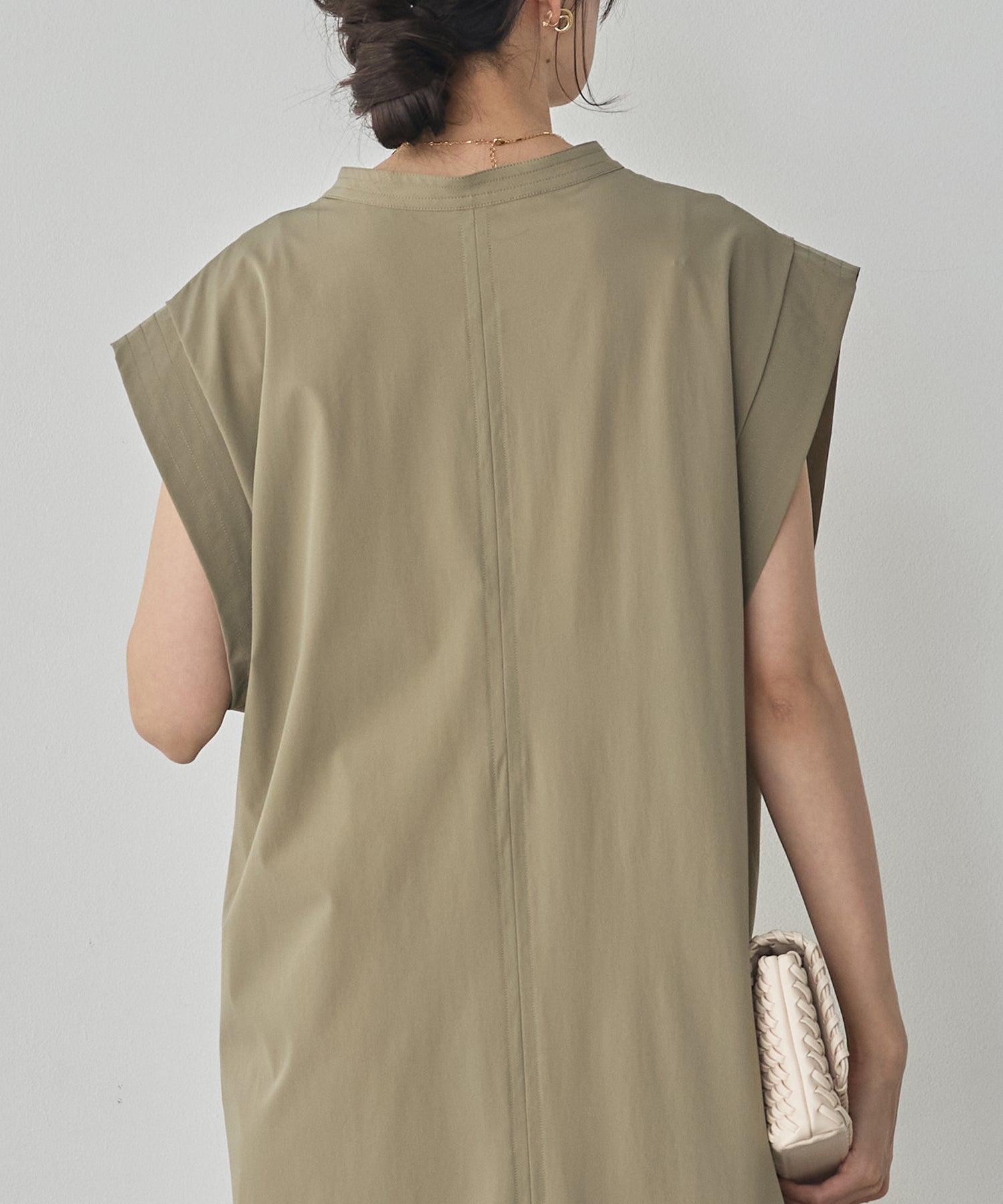 [ICE TOUCH] FRONT-ZIP DRESS