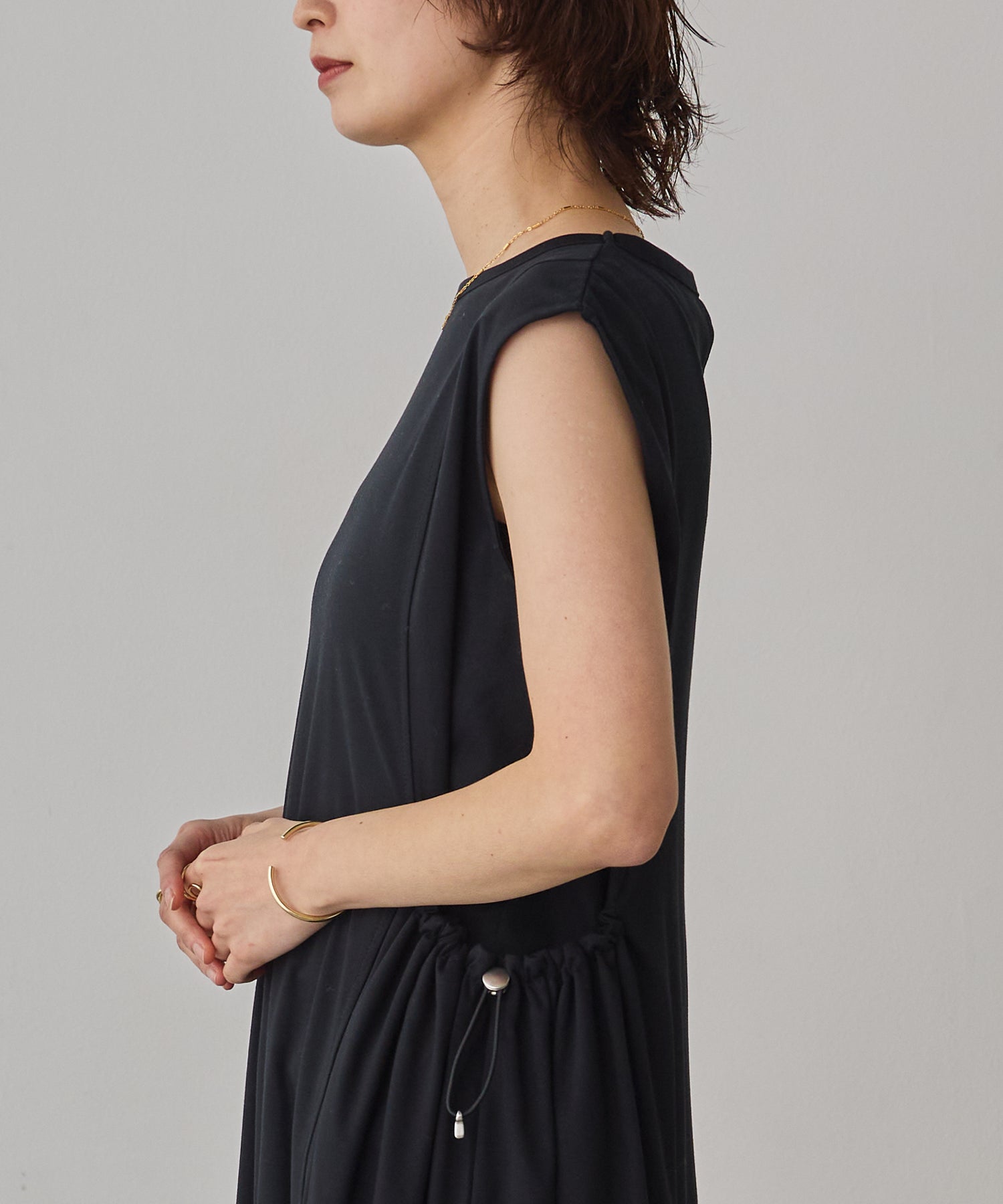 COMPACT SMOOTH DRAWSTRING DESIGN DRESS
