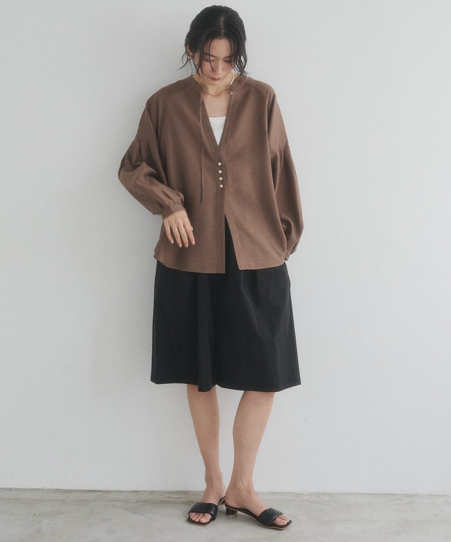 [ICE TOUCH] PLEATED SHORTS
