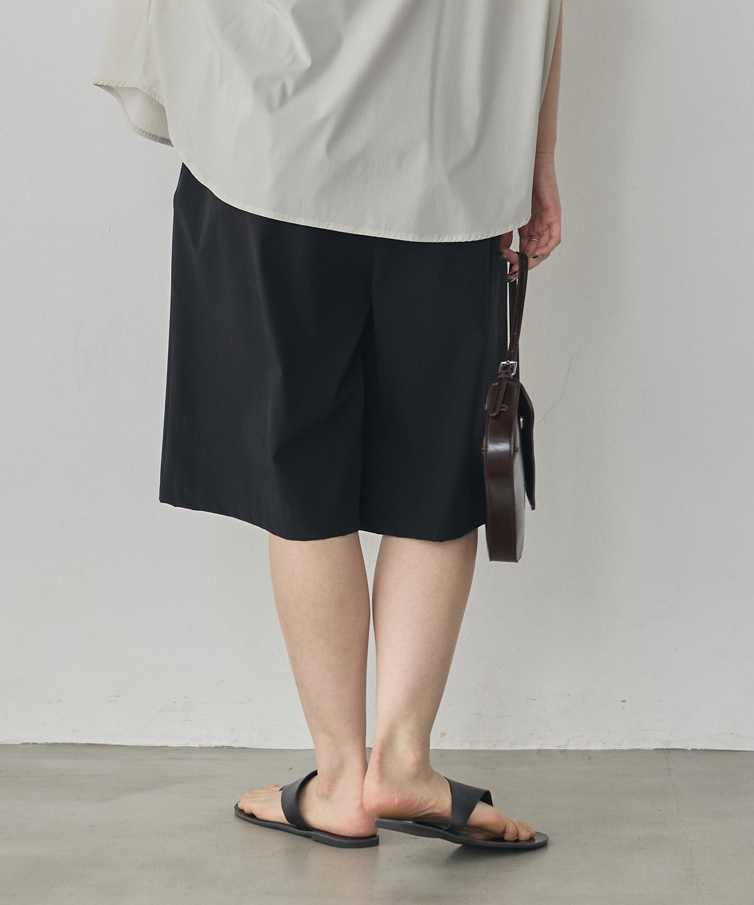 [ICE TOUCH] PLEATED SHORTS