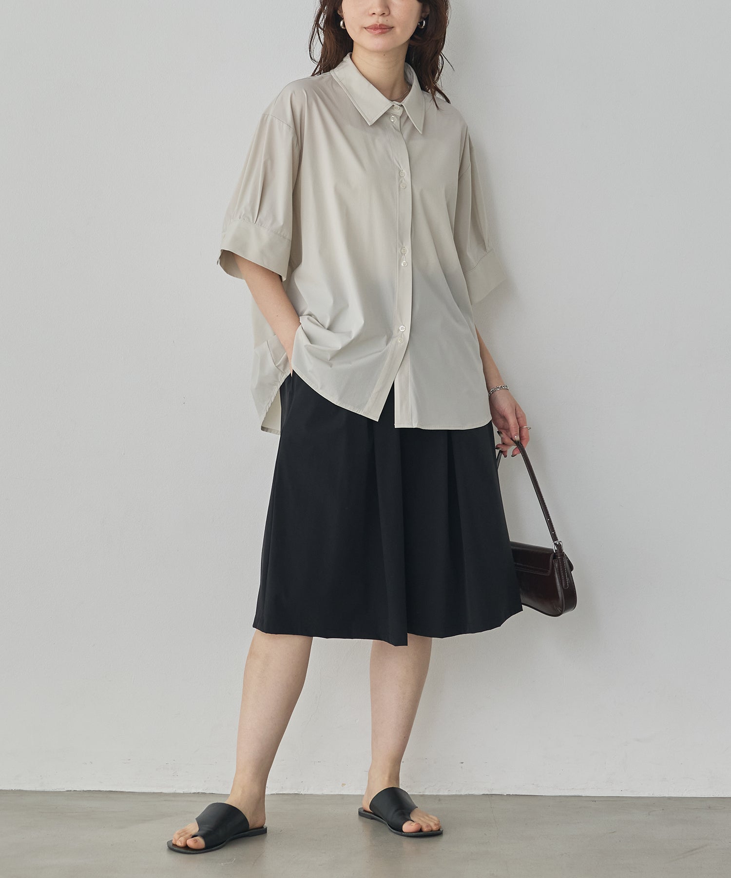 [ICE TOUCH] PLEATED SHORTS