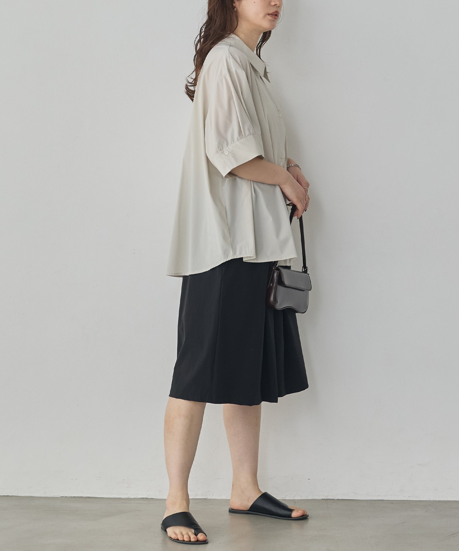 [ICE TOUCH] PLEATED SHORTS