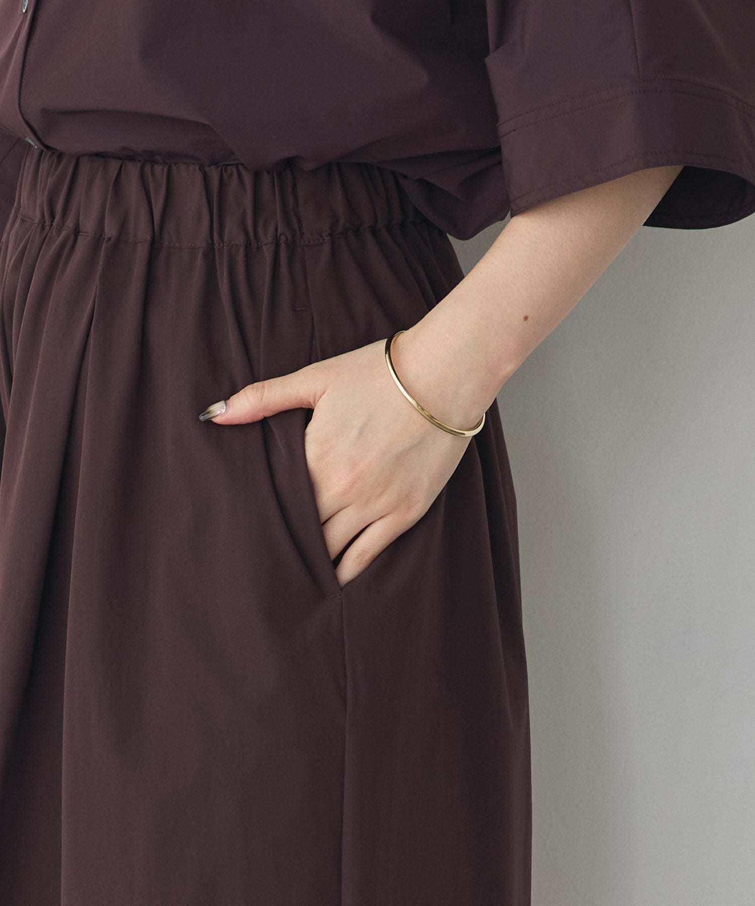 [ICE TOUCH] PLEATED SHORTS