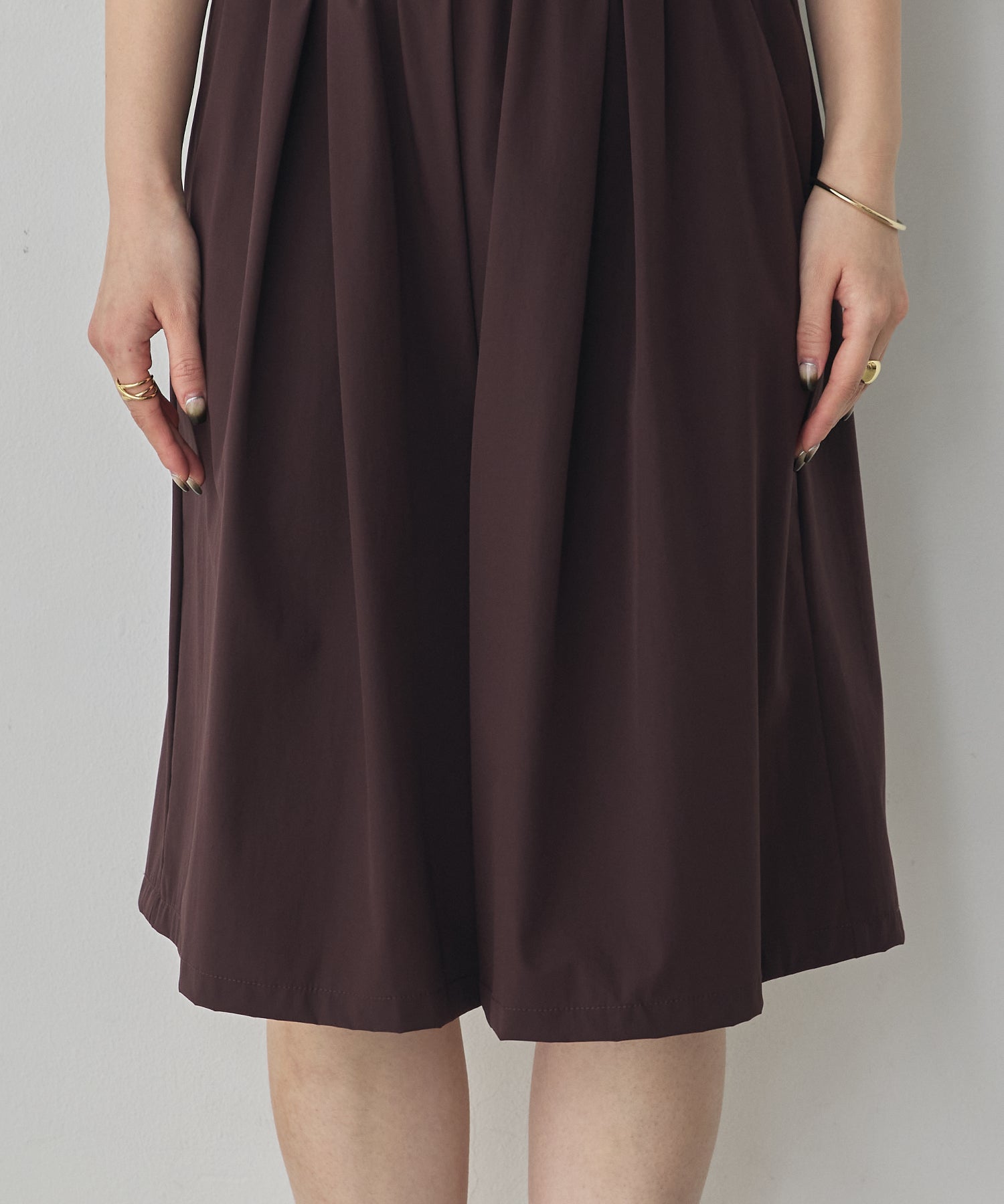 [ICE TOUCH] PLEATED SHORTS