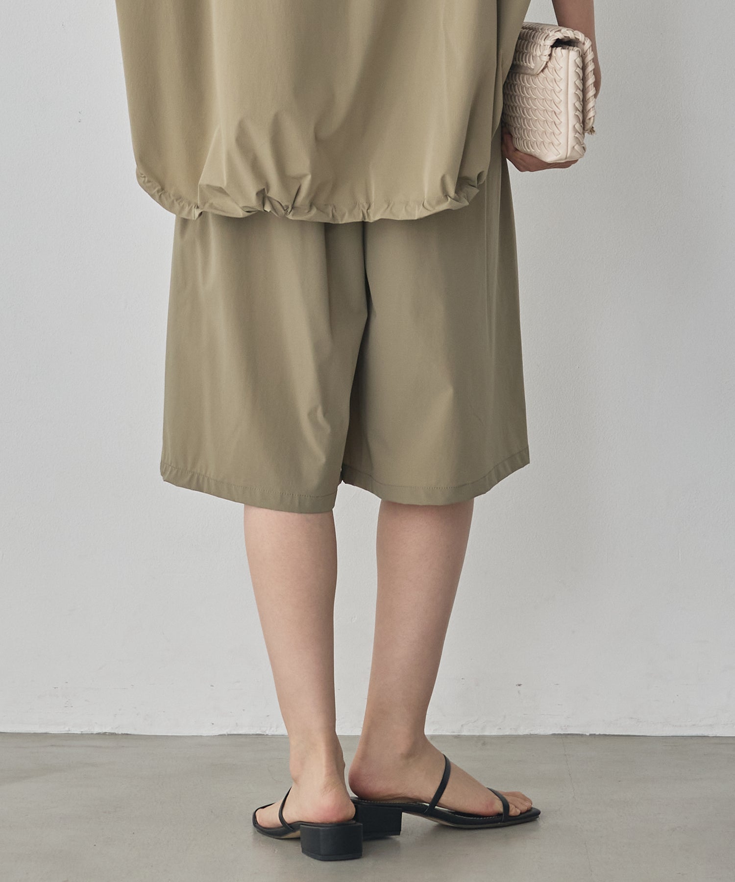 [ICE TOUCH] PLEATED SHORTS