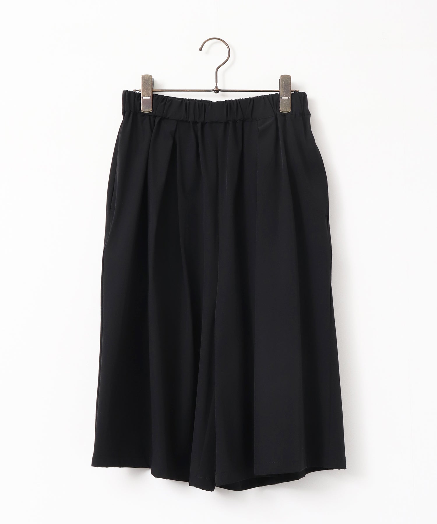 [ICE TOUCH] PLEATED SHORTS