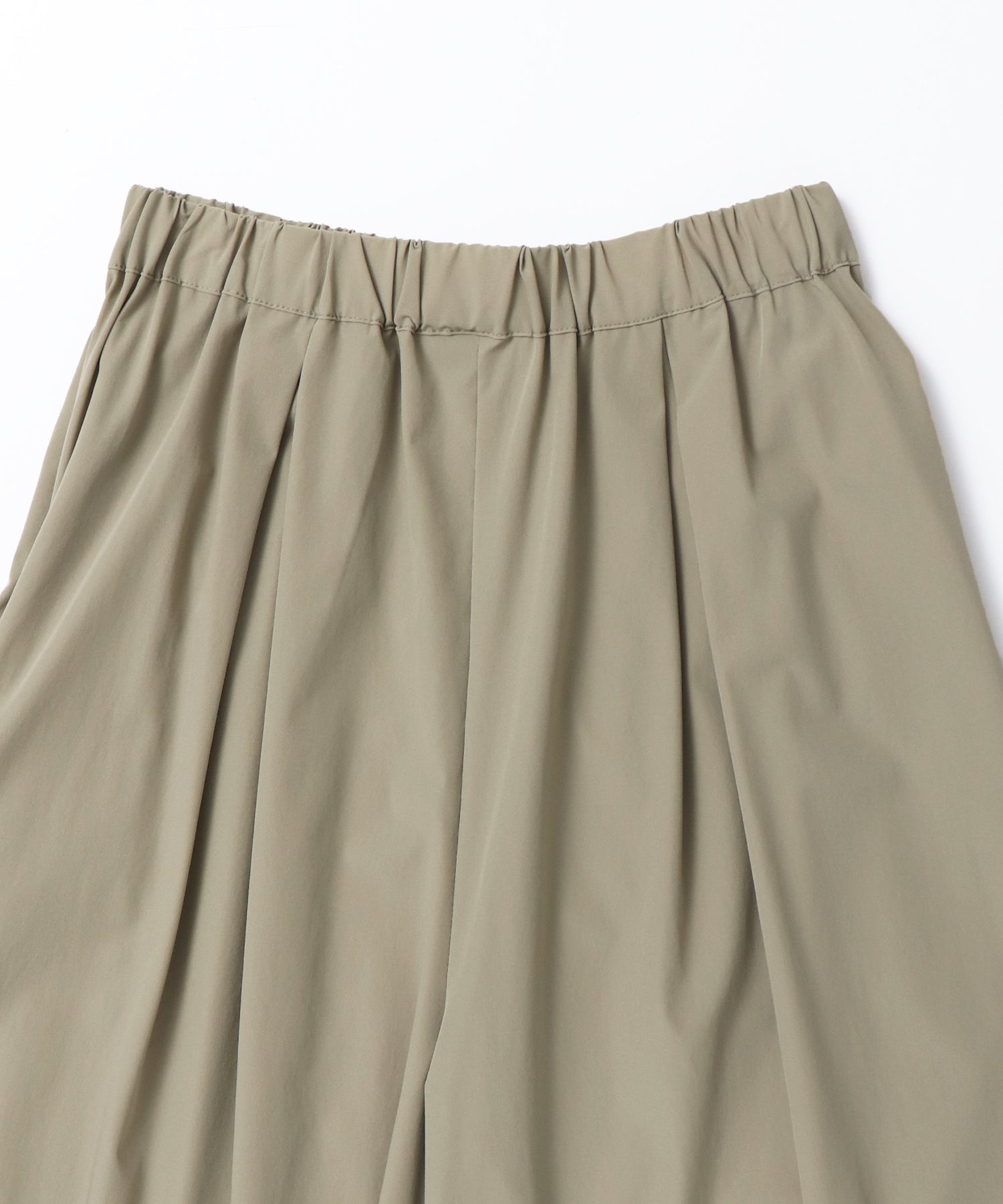 [ICE TOUCH] PLEATED SHORTS