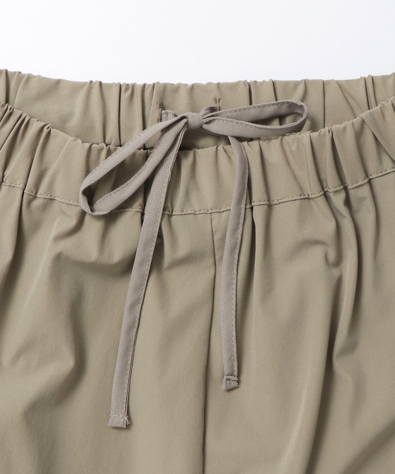 [ICE TOUCH] PLEATED SHORTS
