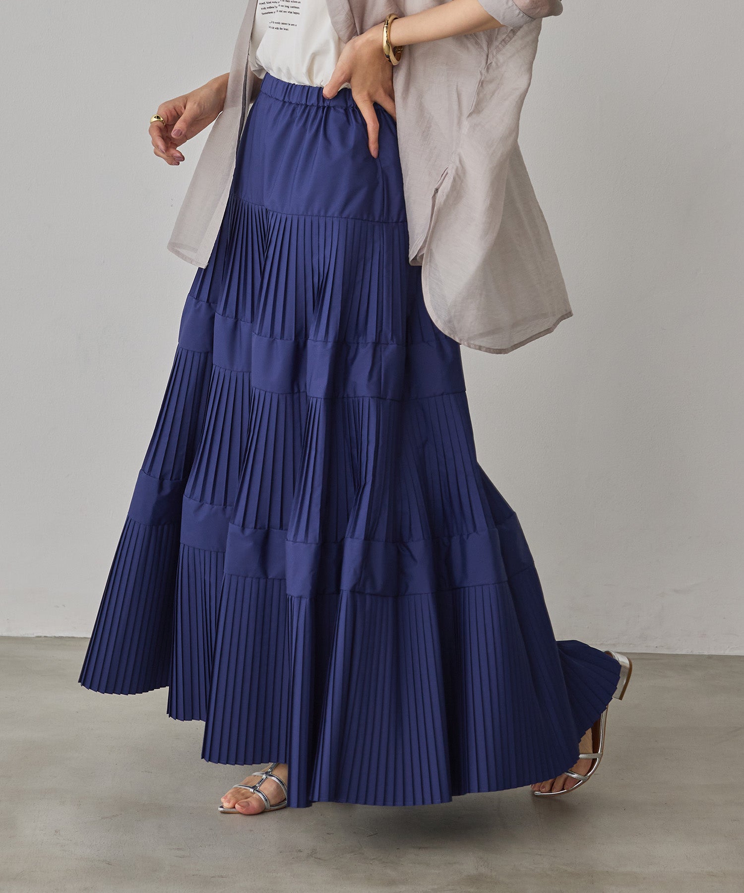 PLEATED TIERED SKIRT