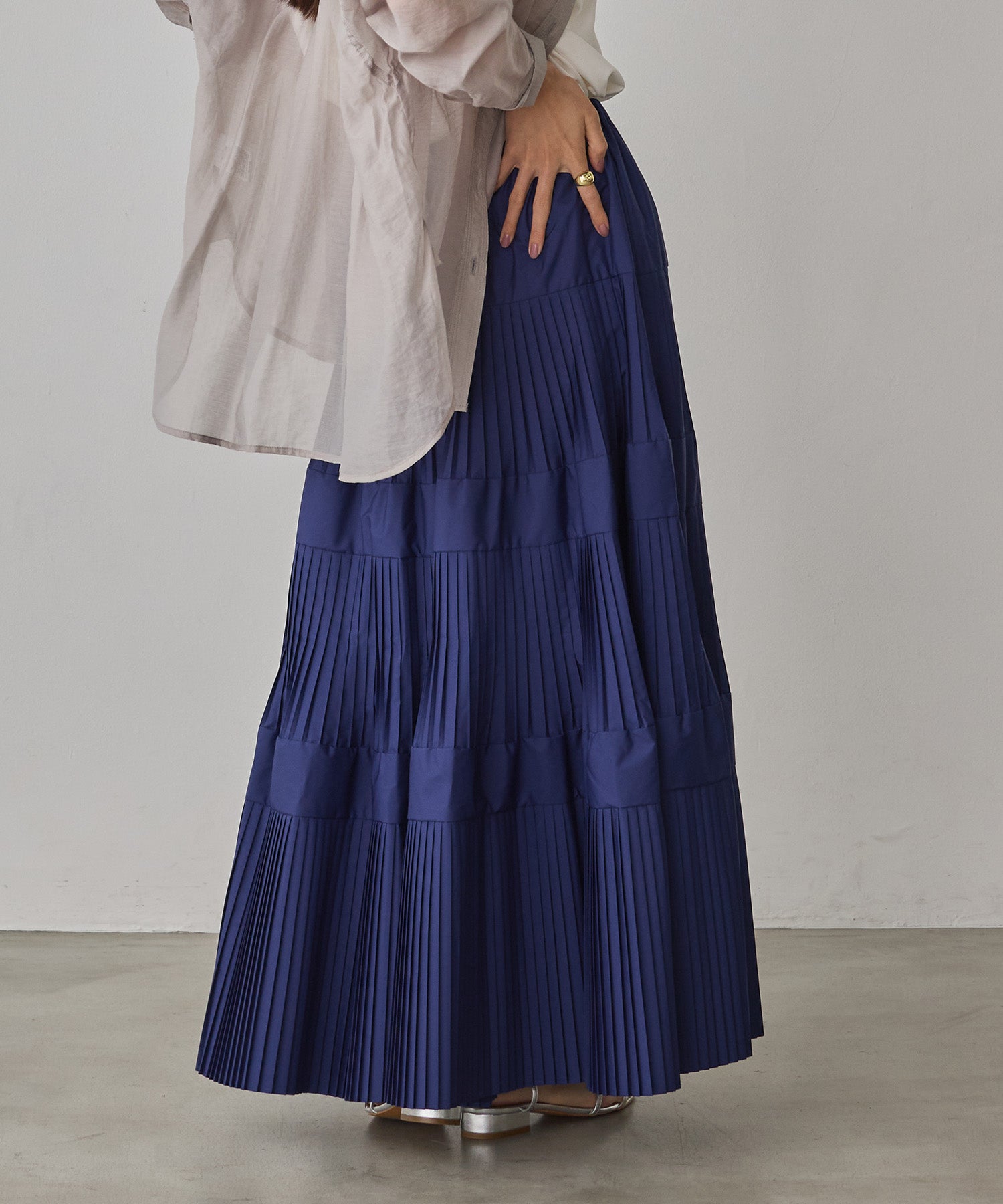 PLEATED TIERED SKIRT