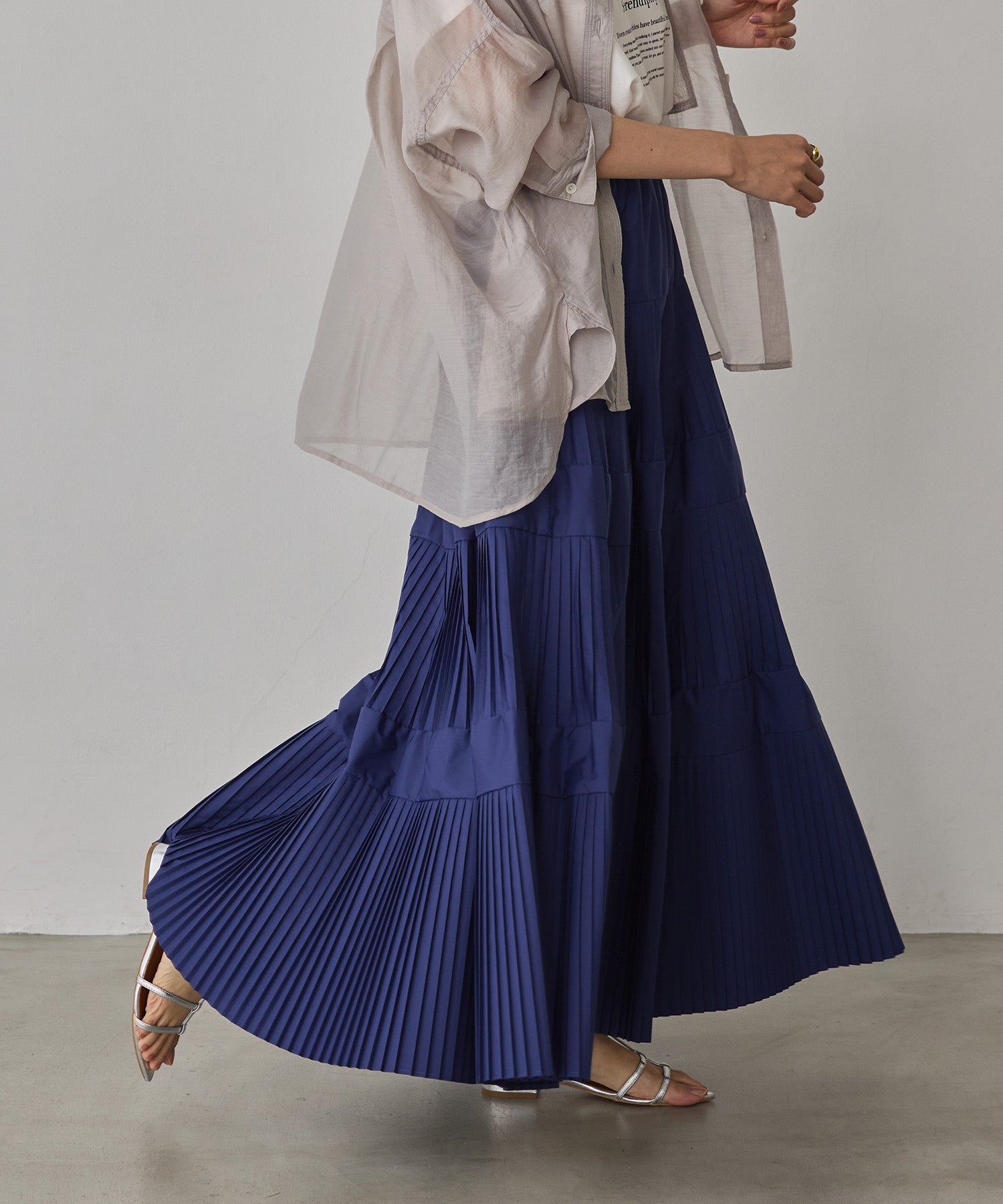 PLEATED TIERED SKIRT