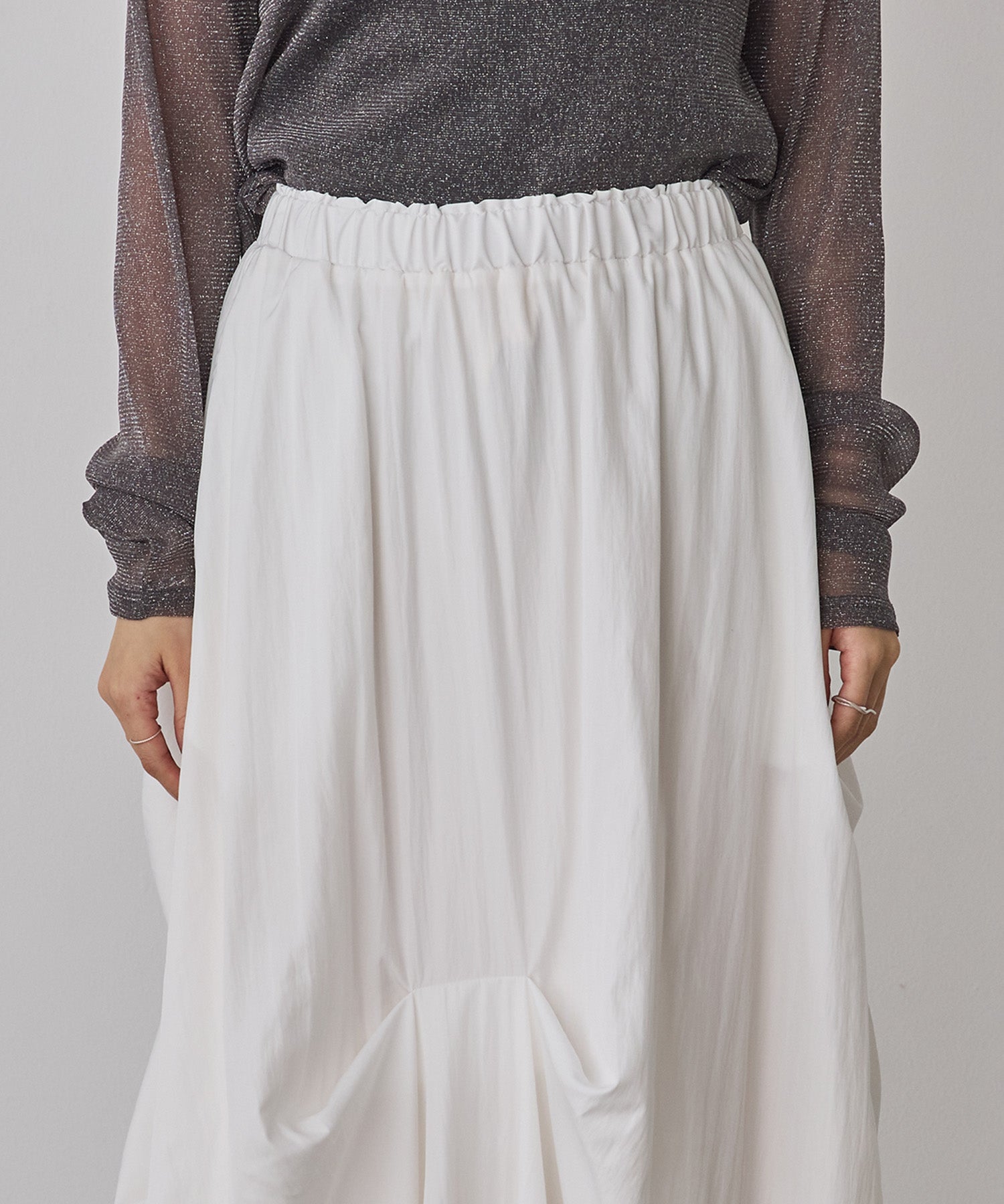 RANDOM TUCK SKIRT