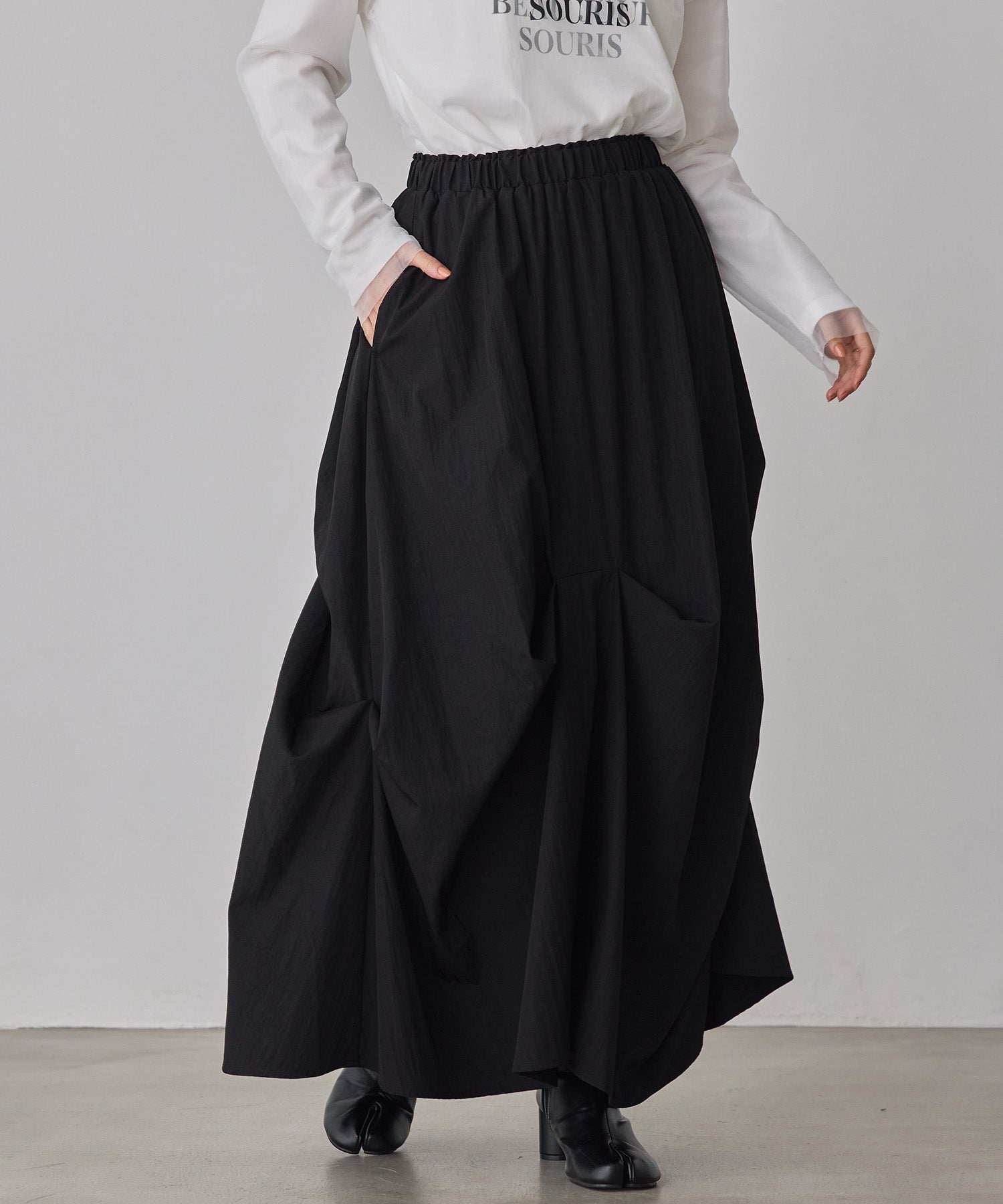 RANDOM TUCK SKIRT