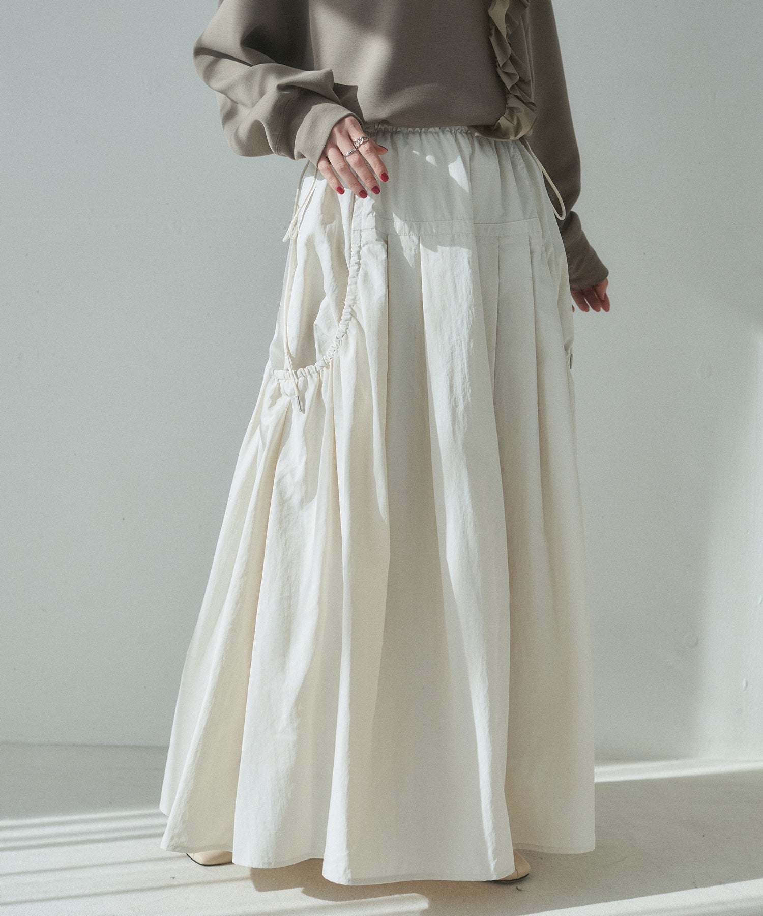 NYLON DESIGN FLARE SKIRT