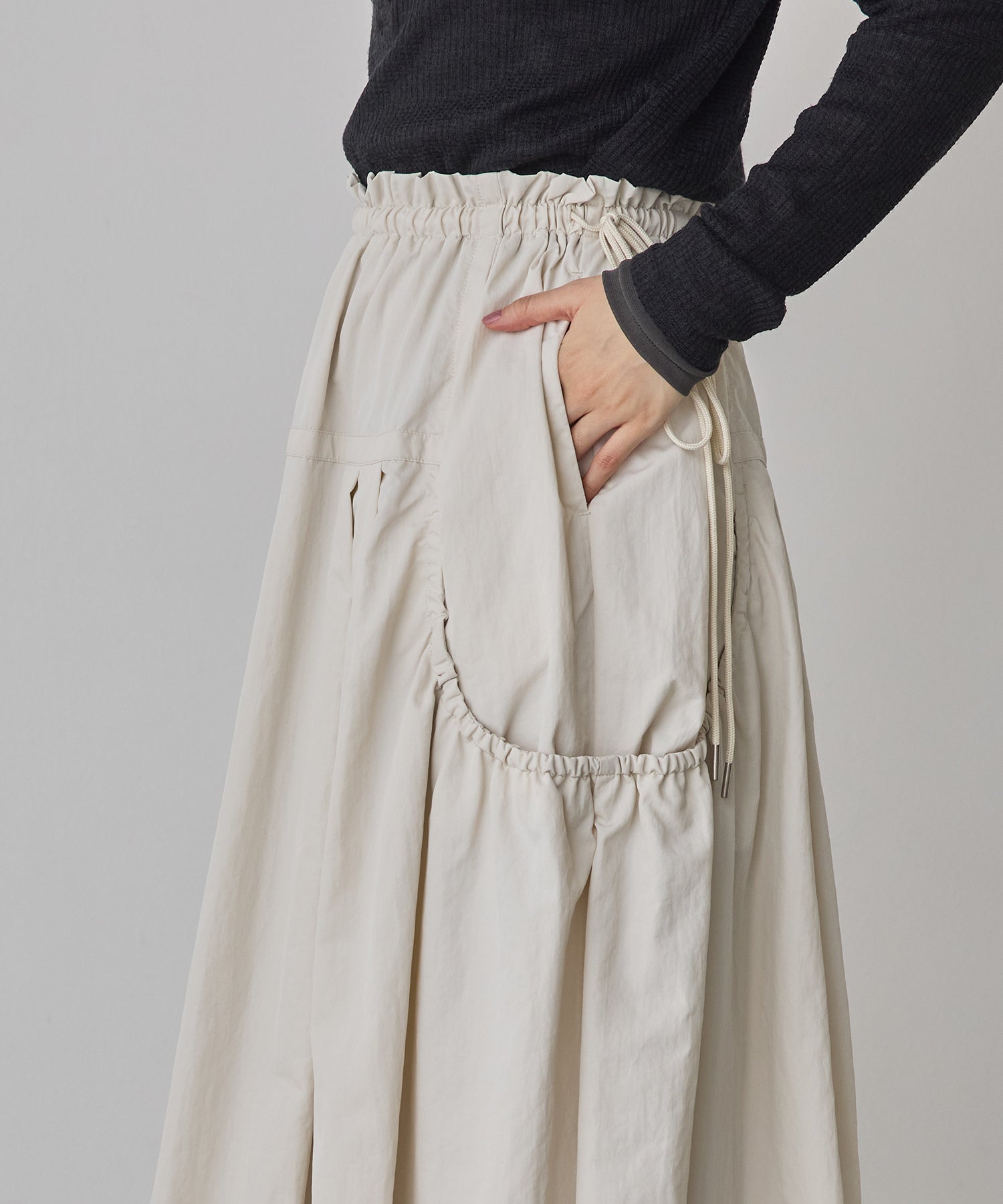 NYLON DESIGN FLARE SKIRT