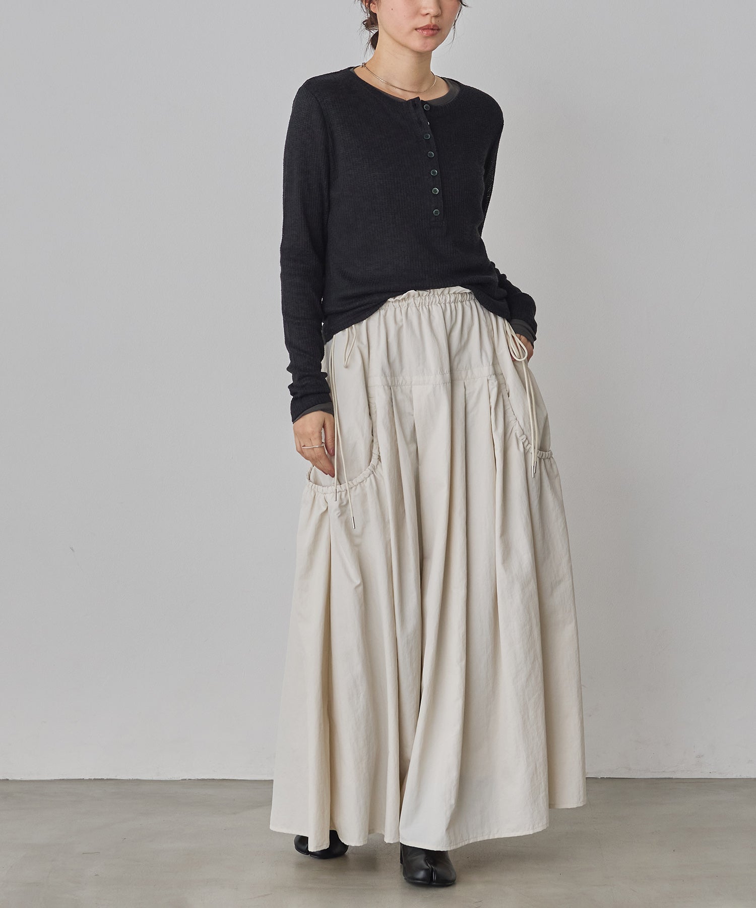NYLON DESIGN FLARE SKIRT