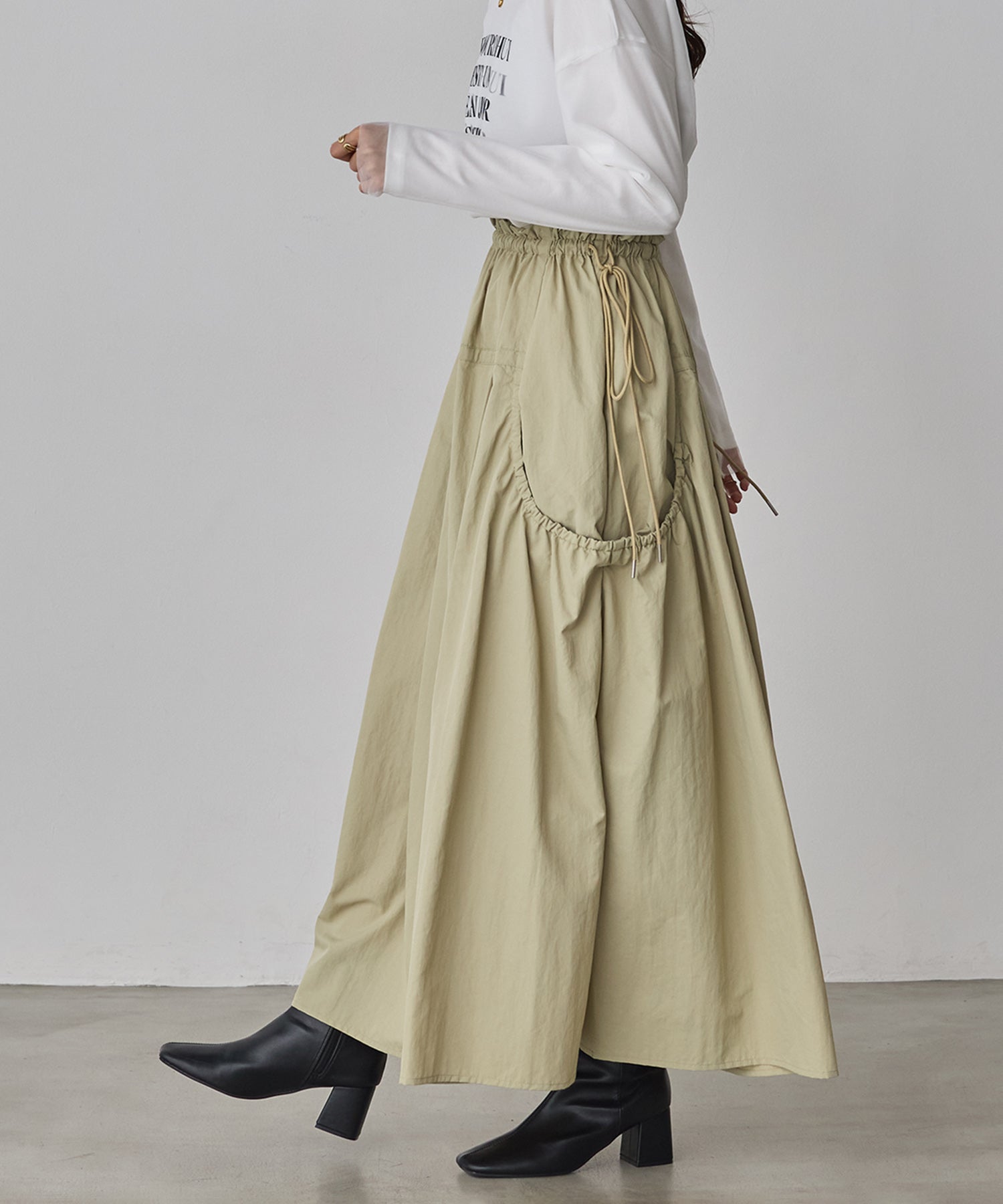 NYLON DESIGN FLARE SKIRT