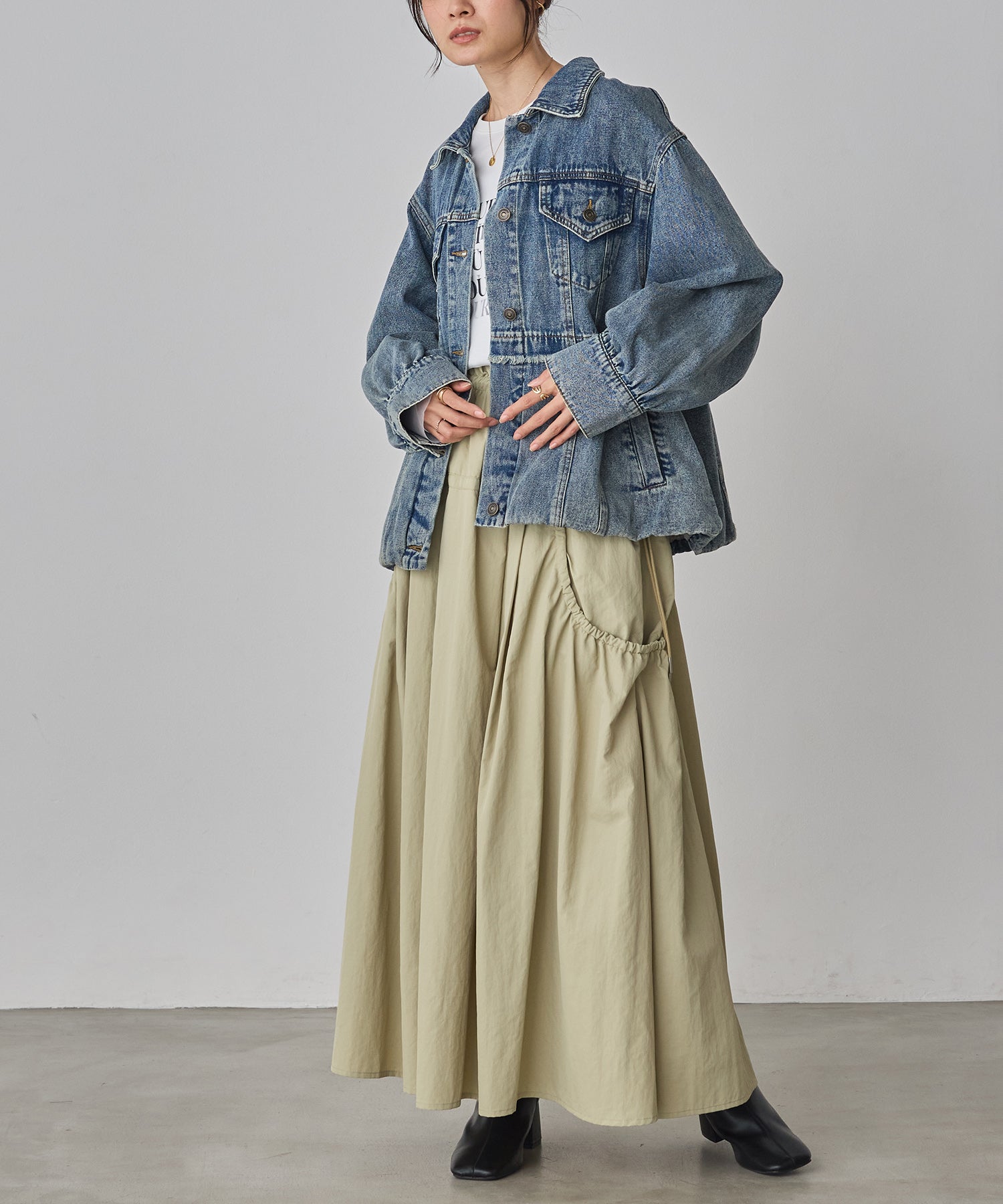 NYLON DESIGN FLARE SKIRT