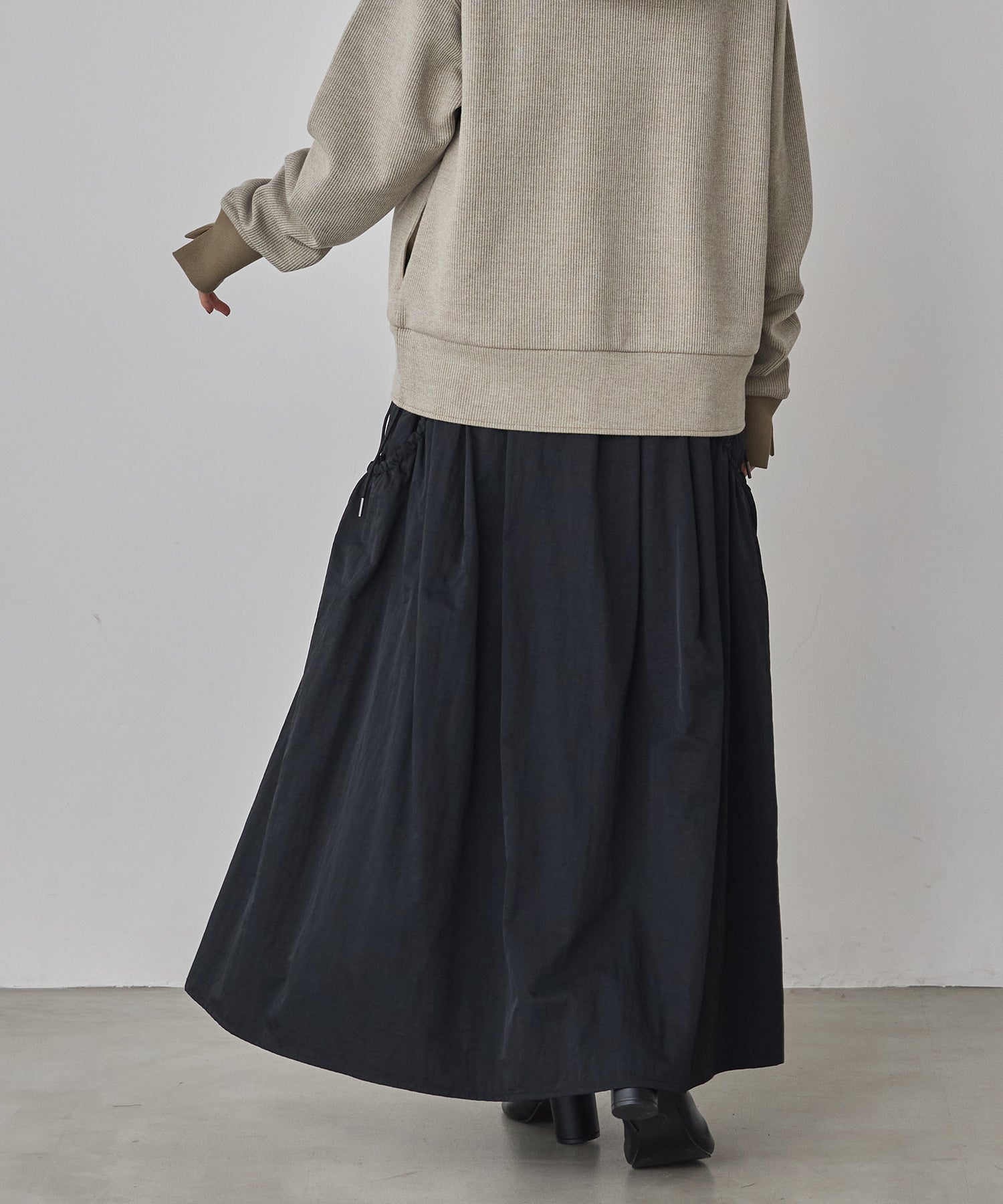 NYLON DESIGN FLARE SKIRT