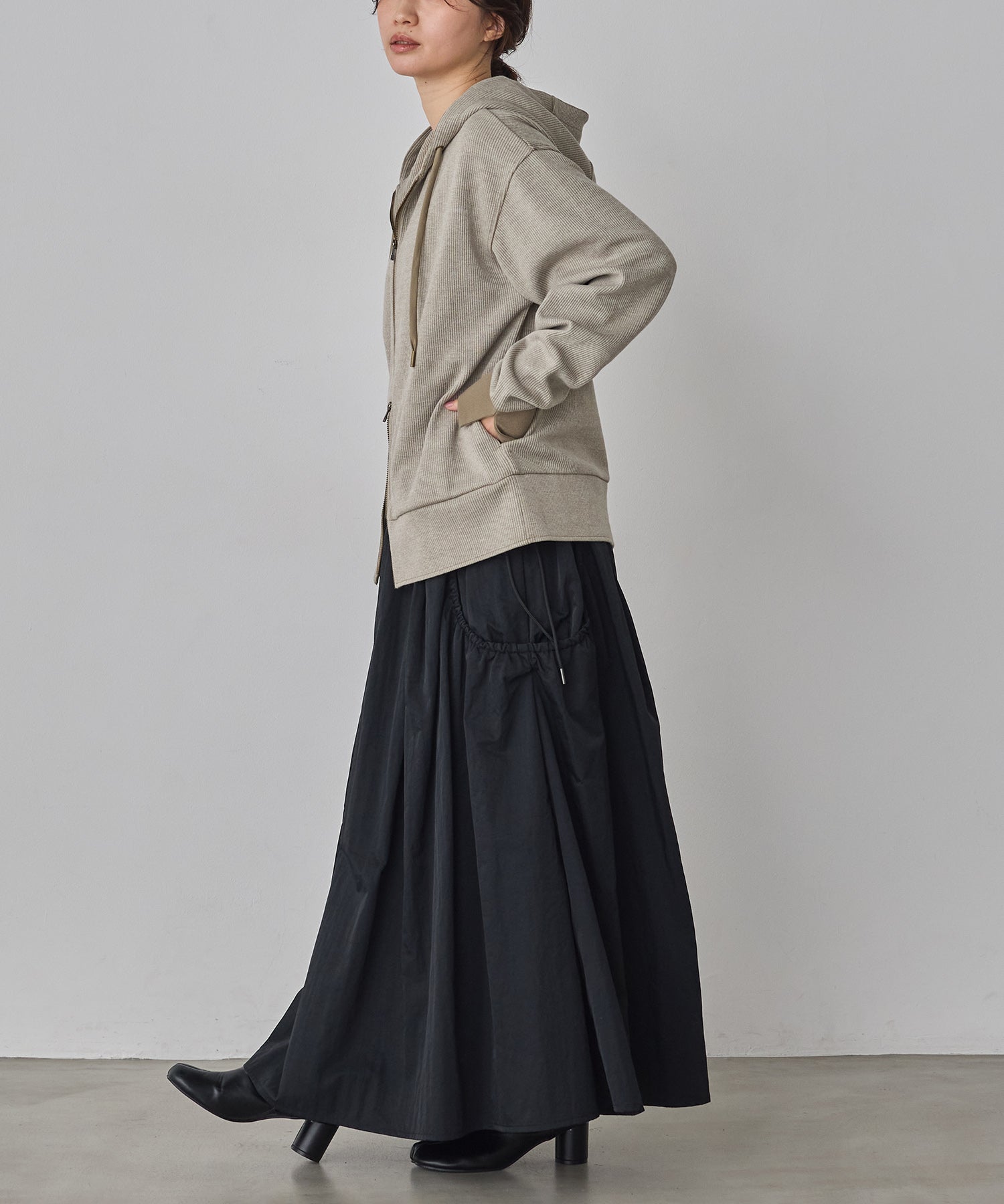 NYLON DESIGN FLARE SKIRT