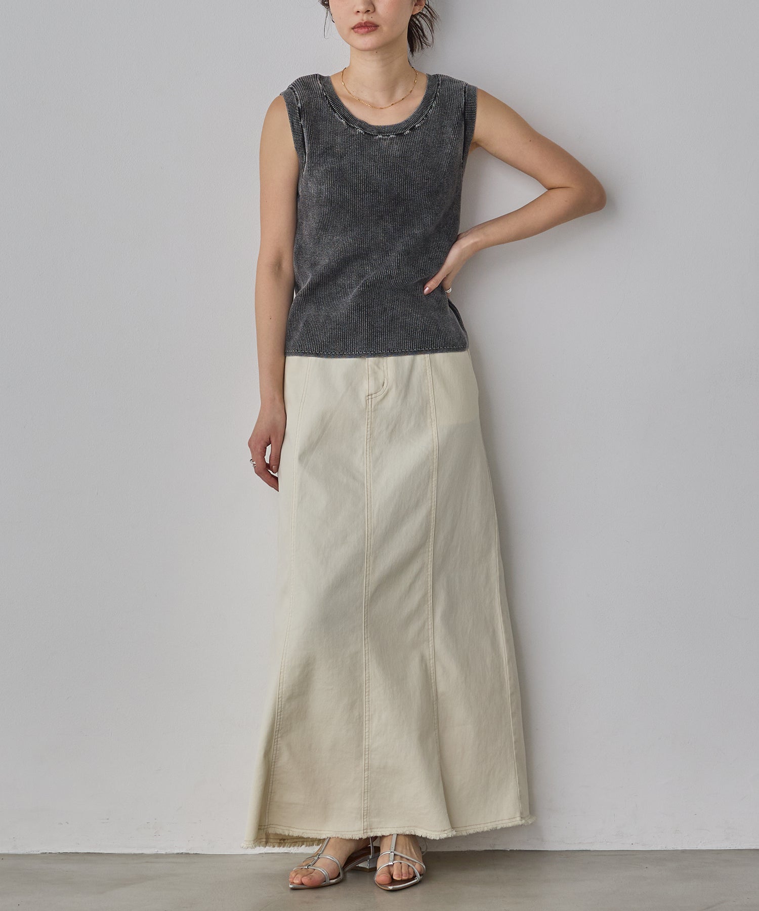 STRETCH DENIM NARROW SKIRT