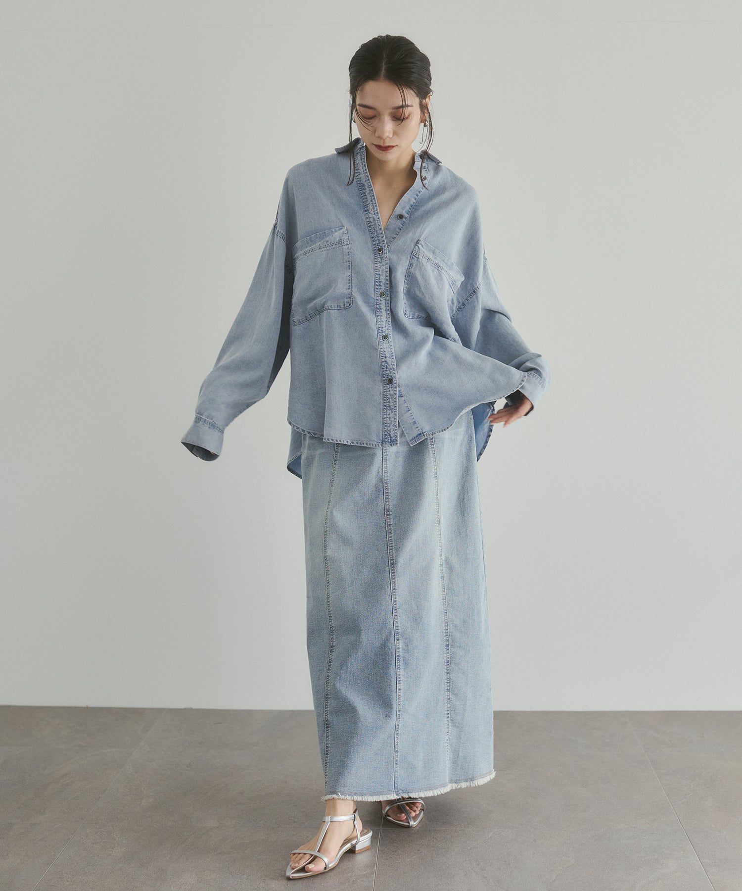 STRETCH DENIM NARROW SKIRT