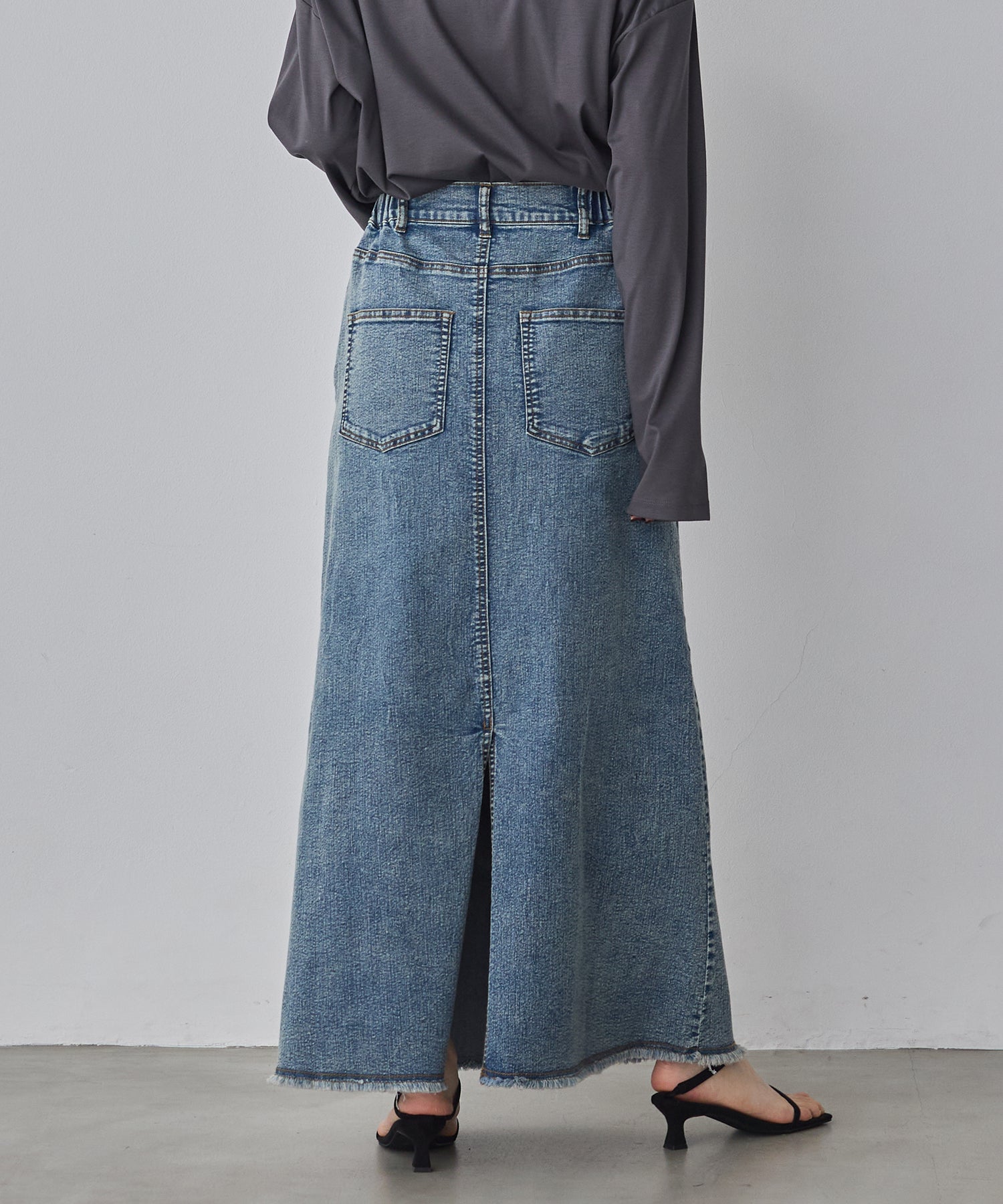 STRETCH DENIM NARROW SKIRT