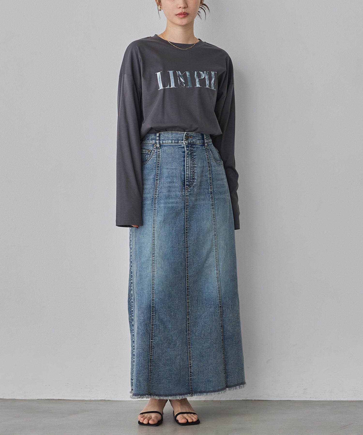 STRETCH DENIM NARROW SKIRT