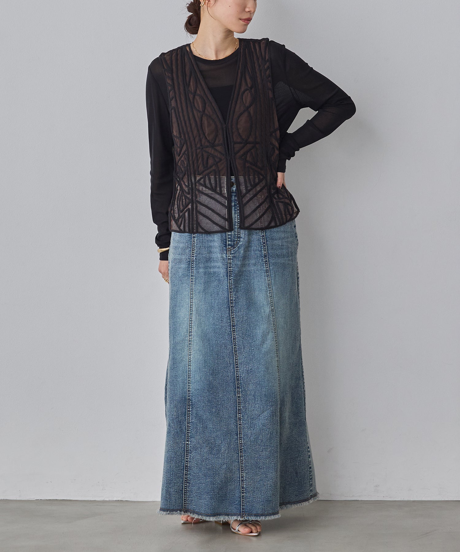 STRETCH DENIM NARROW SKIRT