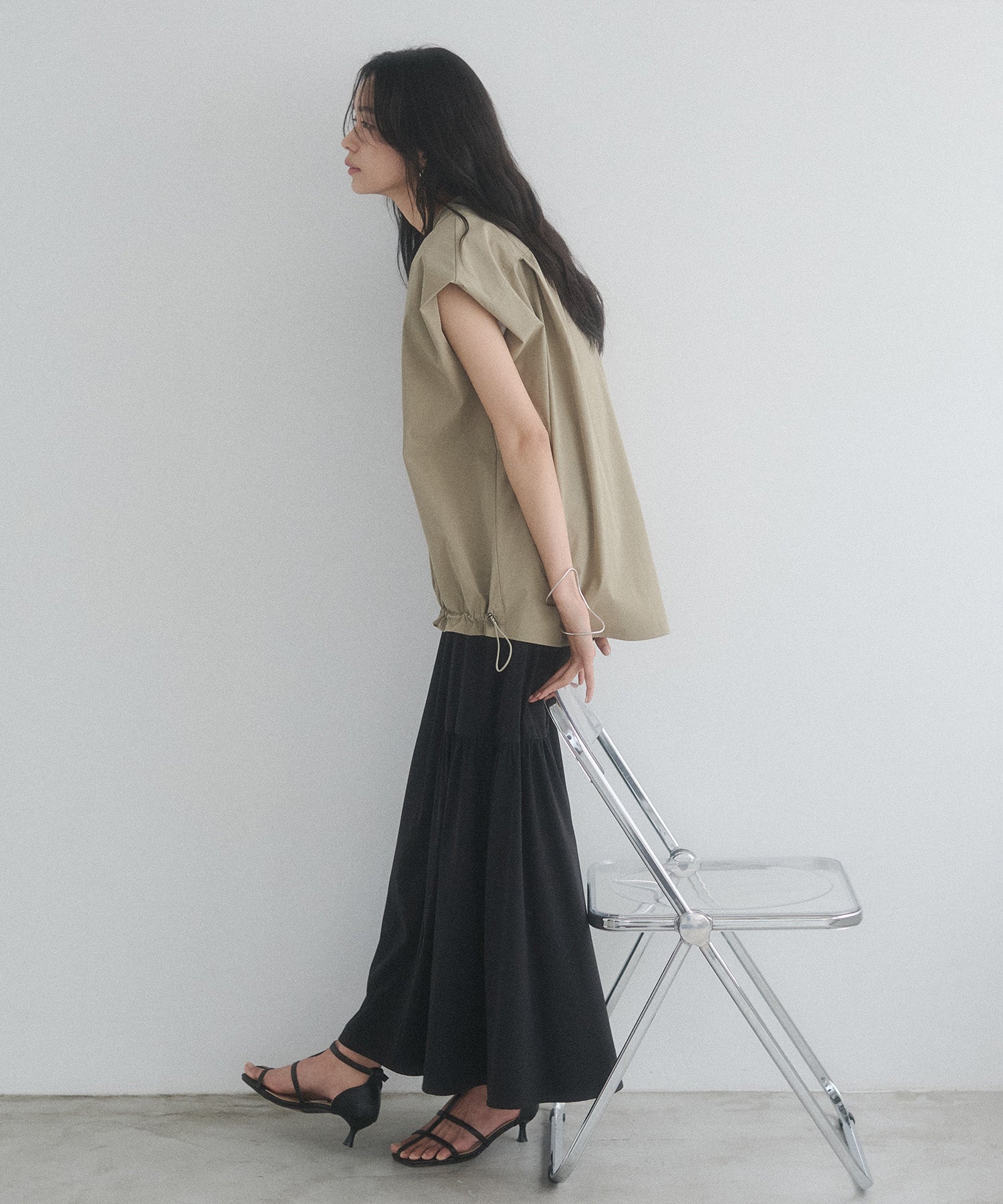 ICE TOUCH] SIDE-TIERED SKIRT