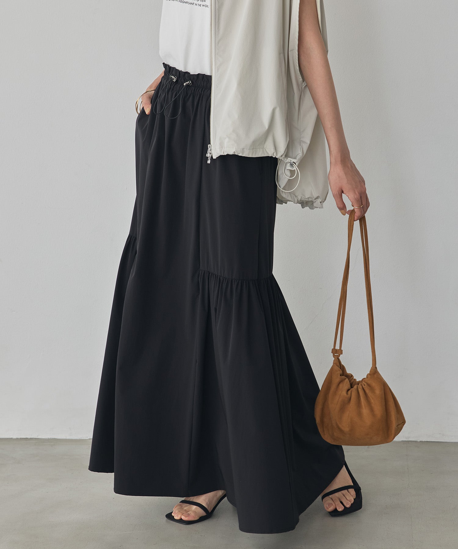 [ICE TOUCH] SIDE-TIERED SKIRT
