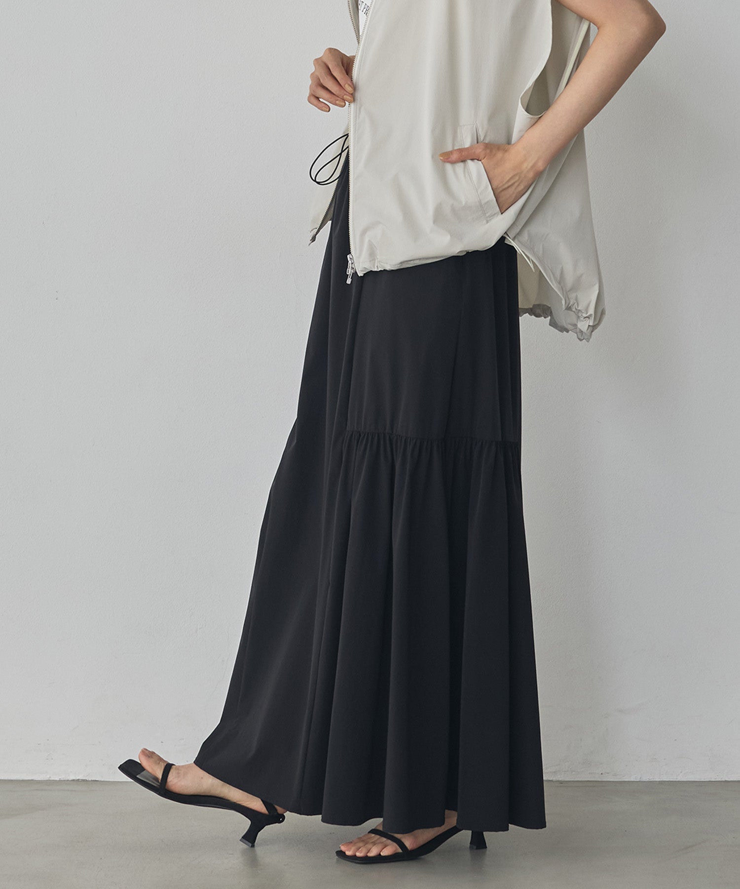 [ICE TOUCH] SIDE-TIERED SKIRT