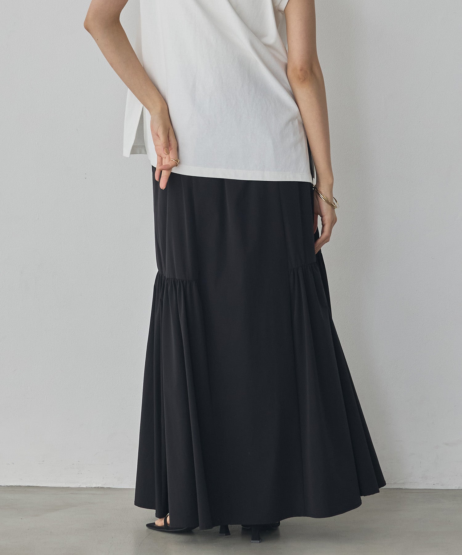 [ICE TOUCH] SIDE-TIERED SKIRT