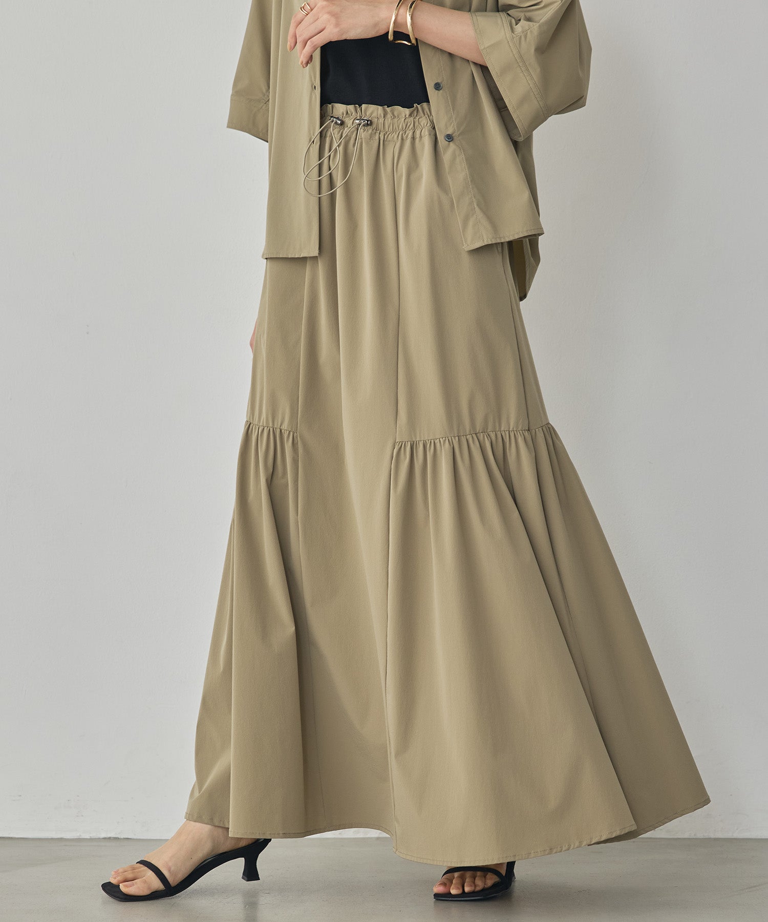 [ICE TOUCH] SIDE-TIERED SKIRT