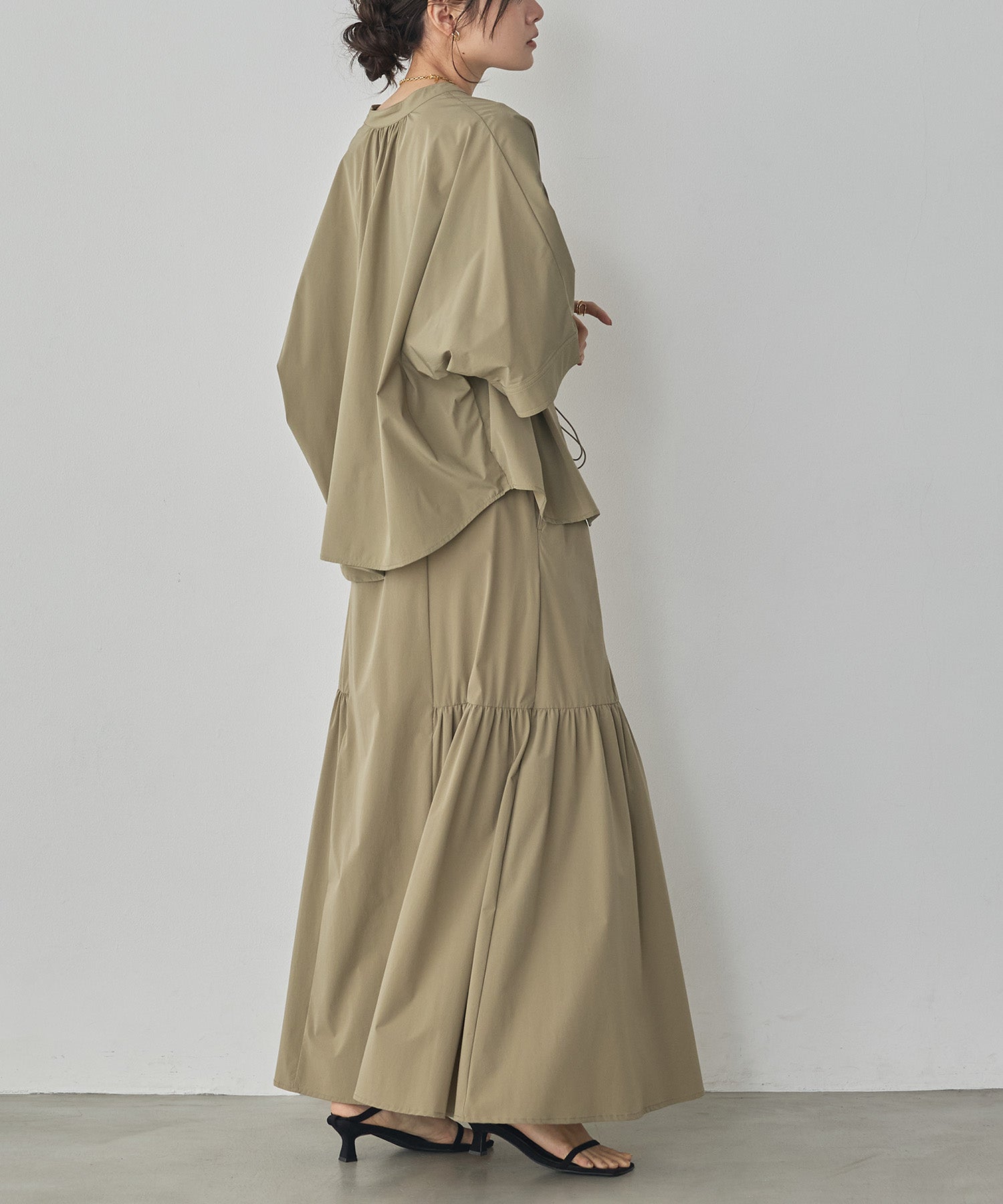 [ICE TOUCH] SIDE-TIERED SKIRT