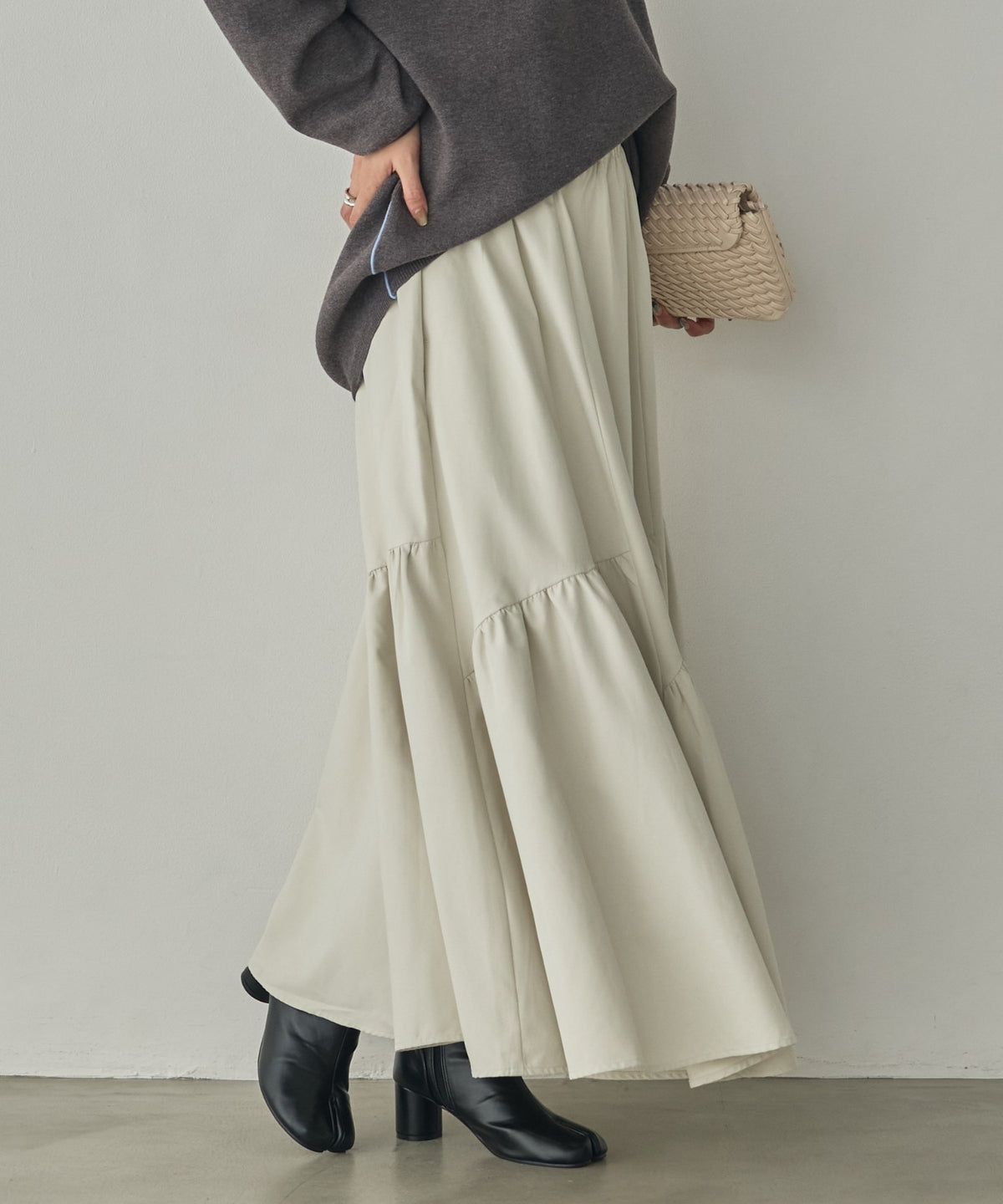 PEACH-TONED BRUSHED FABRIC TIERED SKIRT