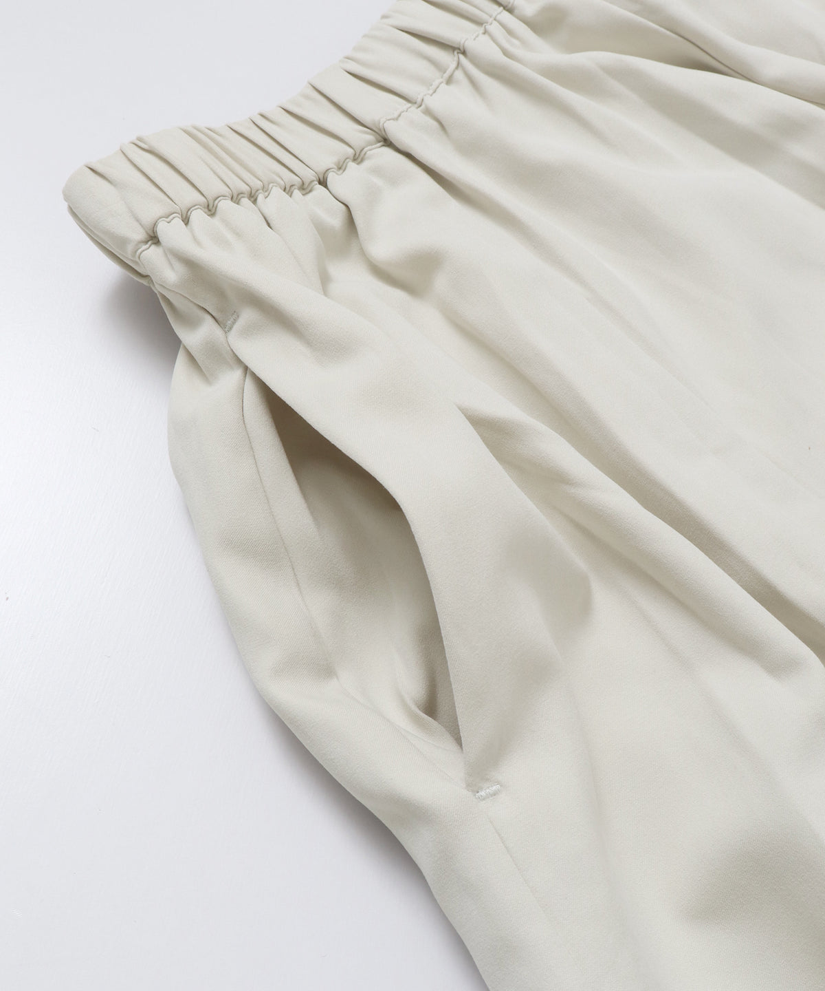 PEACH-TONED BRUSHED FABRIC TIERED SKIRT
