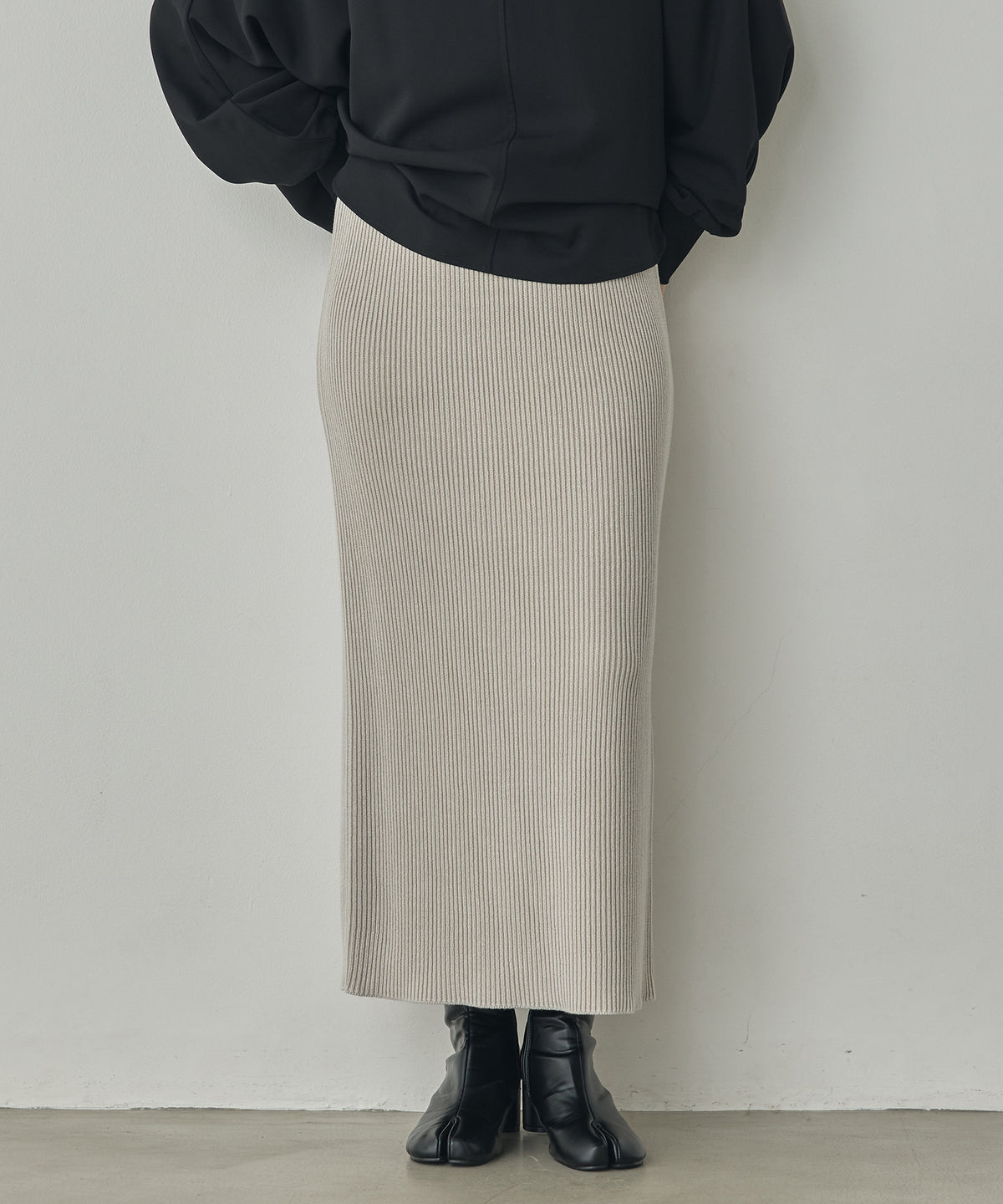 VINTAGE-STYLE FITTED SKIRT