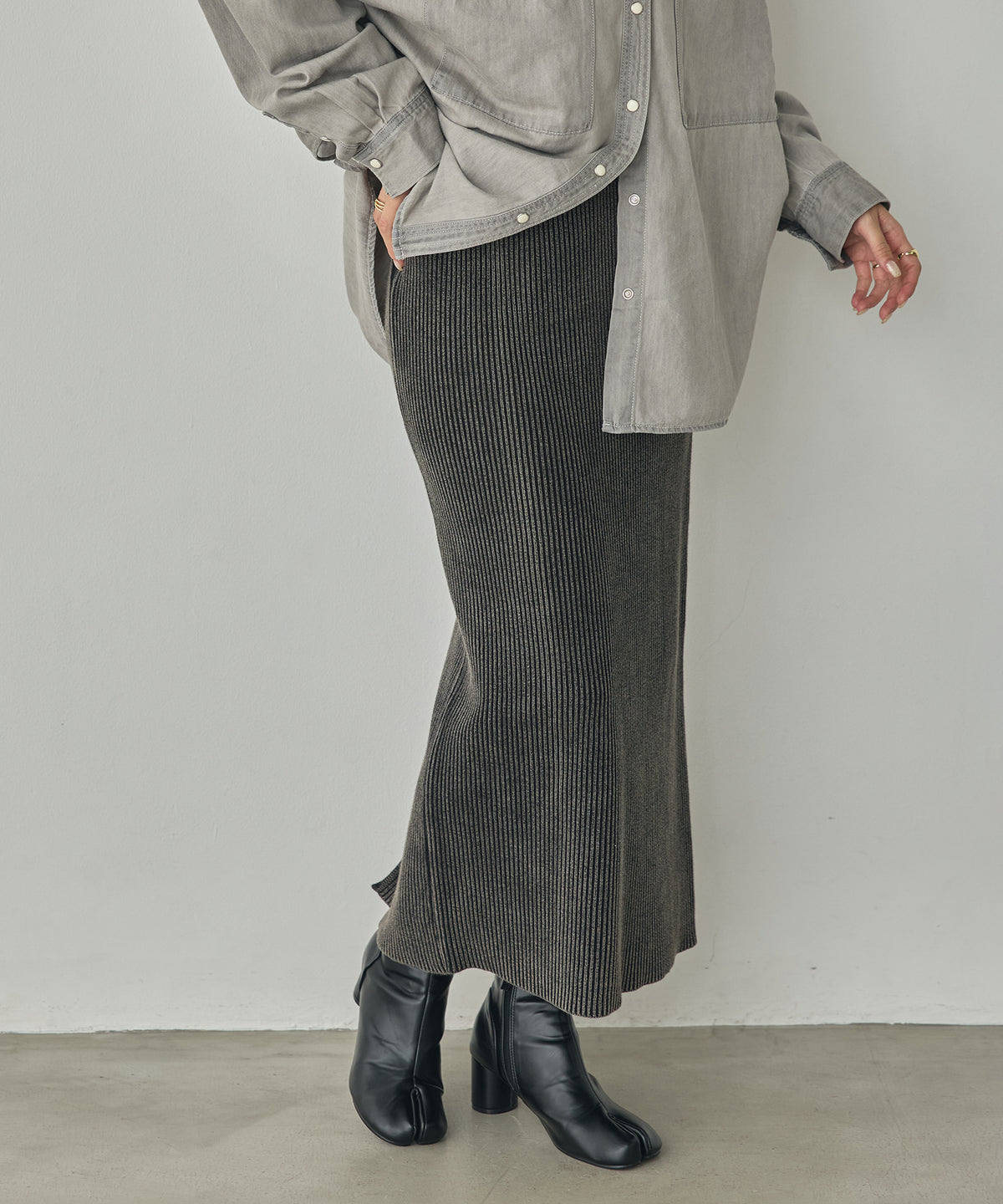 VINTAGE-STYLE FITTED SKIRT
